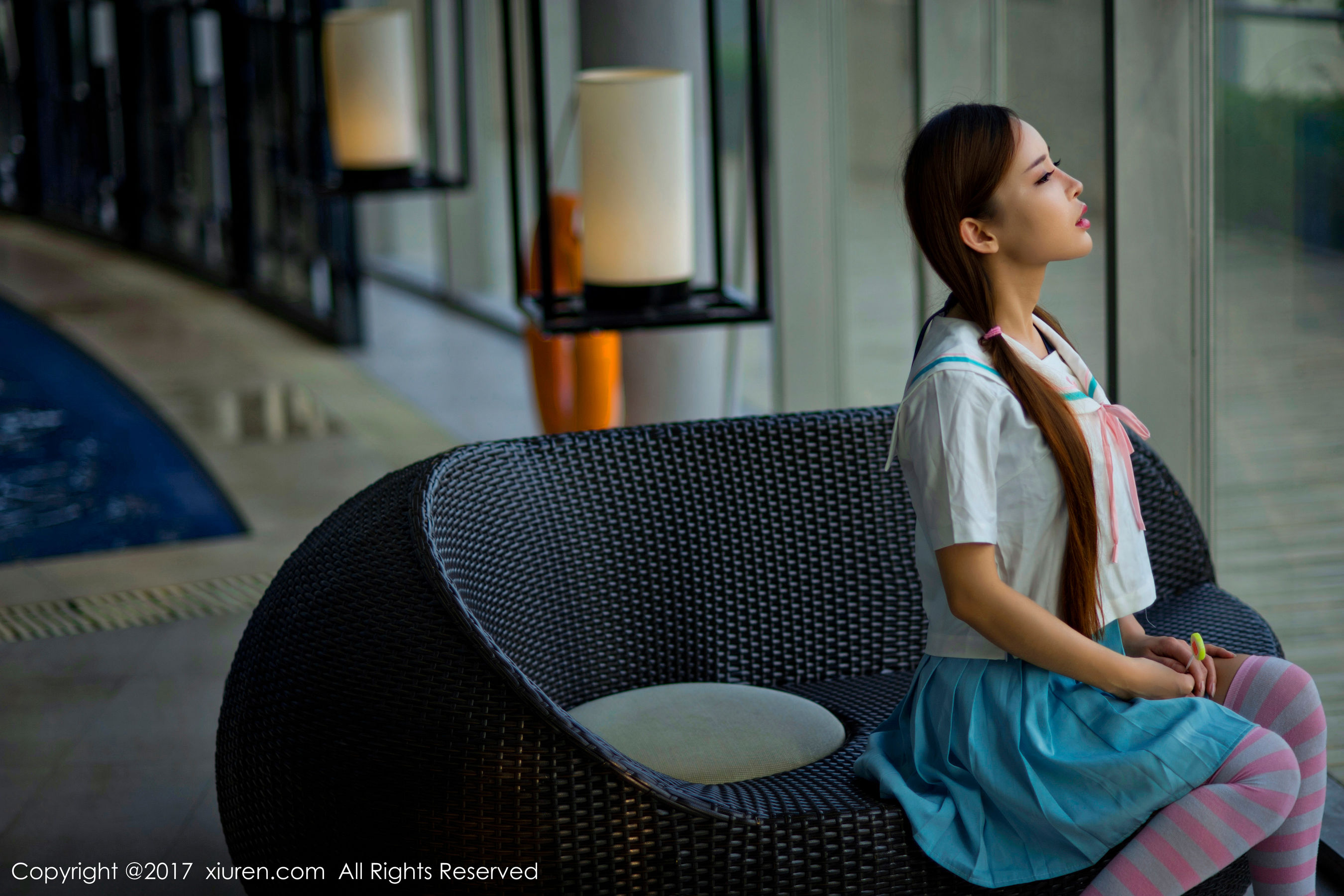 艾小青《人体泡沫浴+日系学生服泳池棒棒糖》 秀人 NO.866第3张