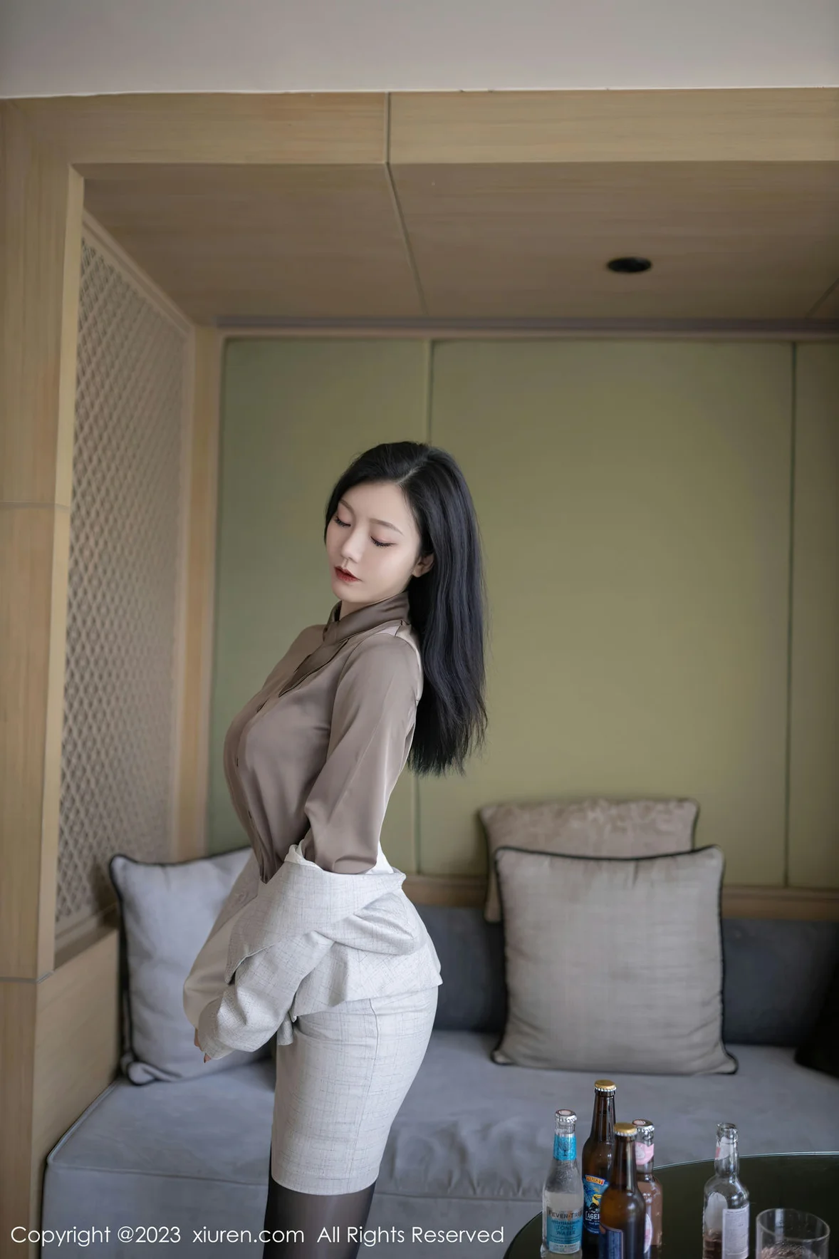  XiuRen 秀人 No.6951 安然anran 灰色职业Ol泰国旅拍 [80P]第4张