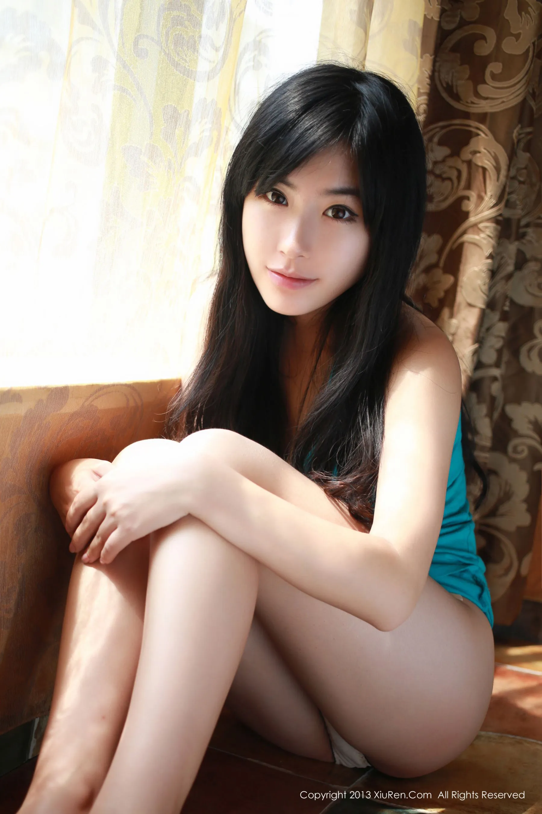 刘雪妮Verna《黑色蕾丝、吊袜、护士装、各色的小裤裤》 秀人网 No.010第13张