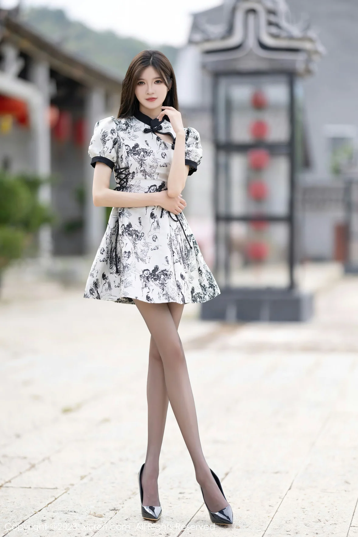  秀人网 No.7320 程程程- 香肩蕾丝内衣安吉旅拍 [84P]第2张