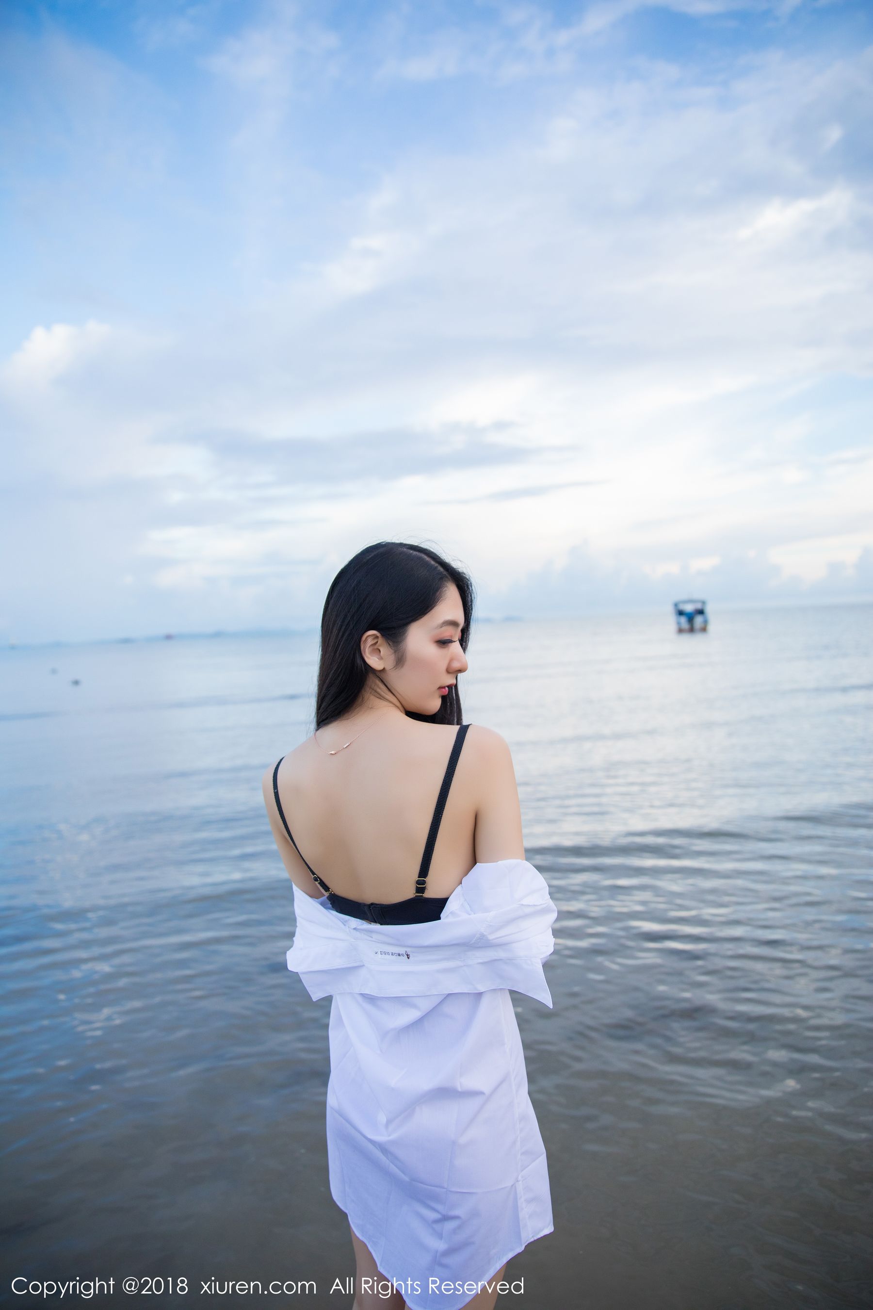 小热巴《白衬衫加蕾丝内衣系列》 XiuRen 秀人网 No.962第9张