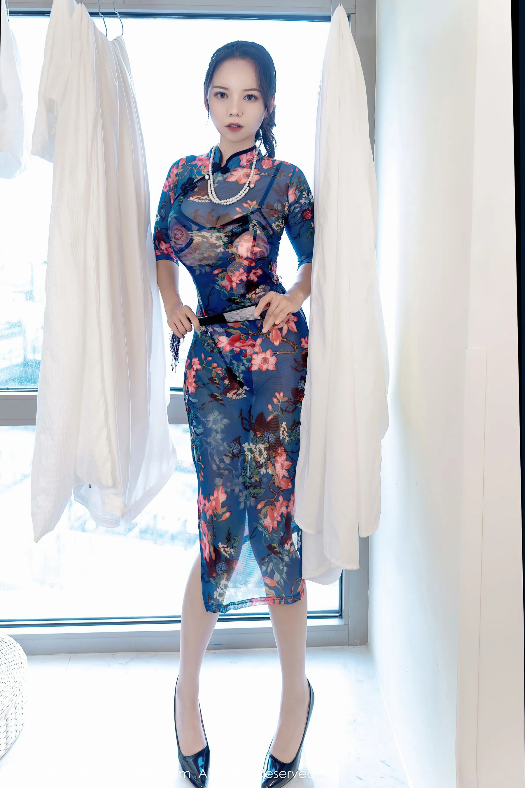 秀人网 No.5819 大美妞儿 旗袍丝袜第19张