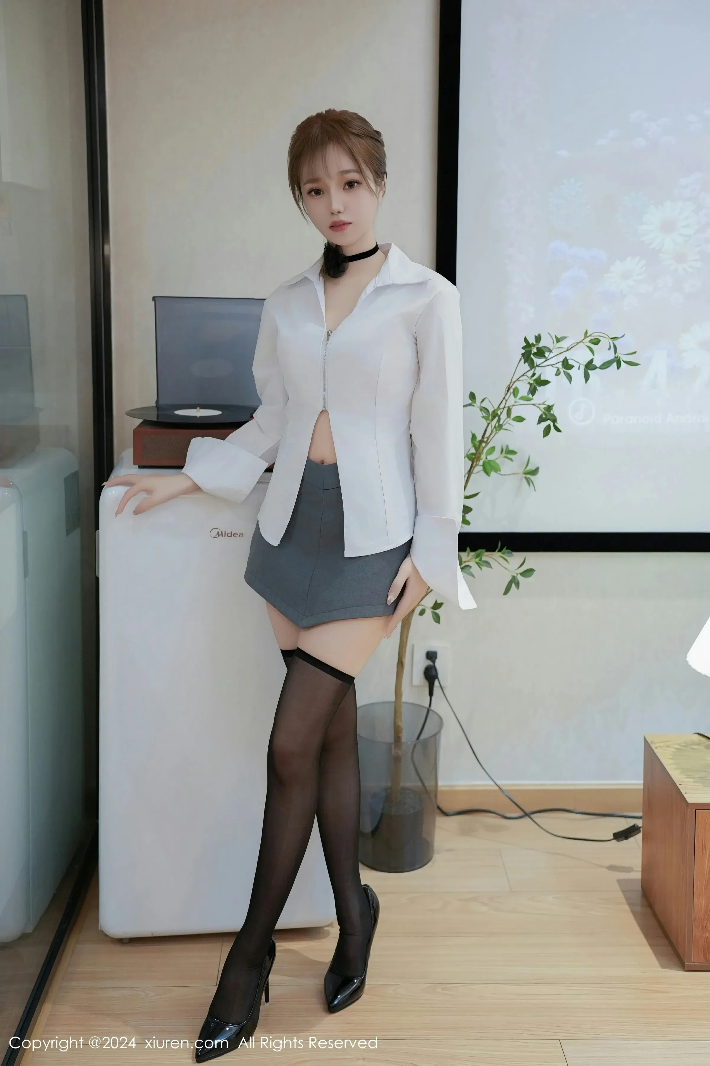  XiuRen 秀人 No.8609 新人模特 甜白酱 [84P]第3张