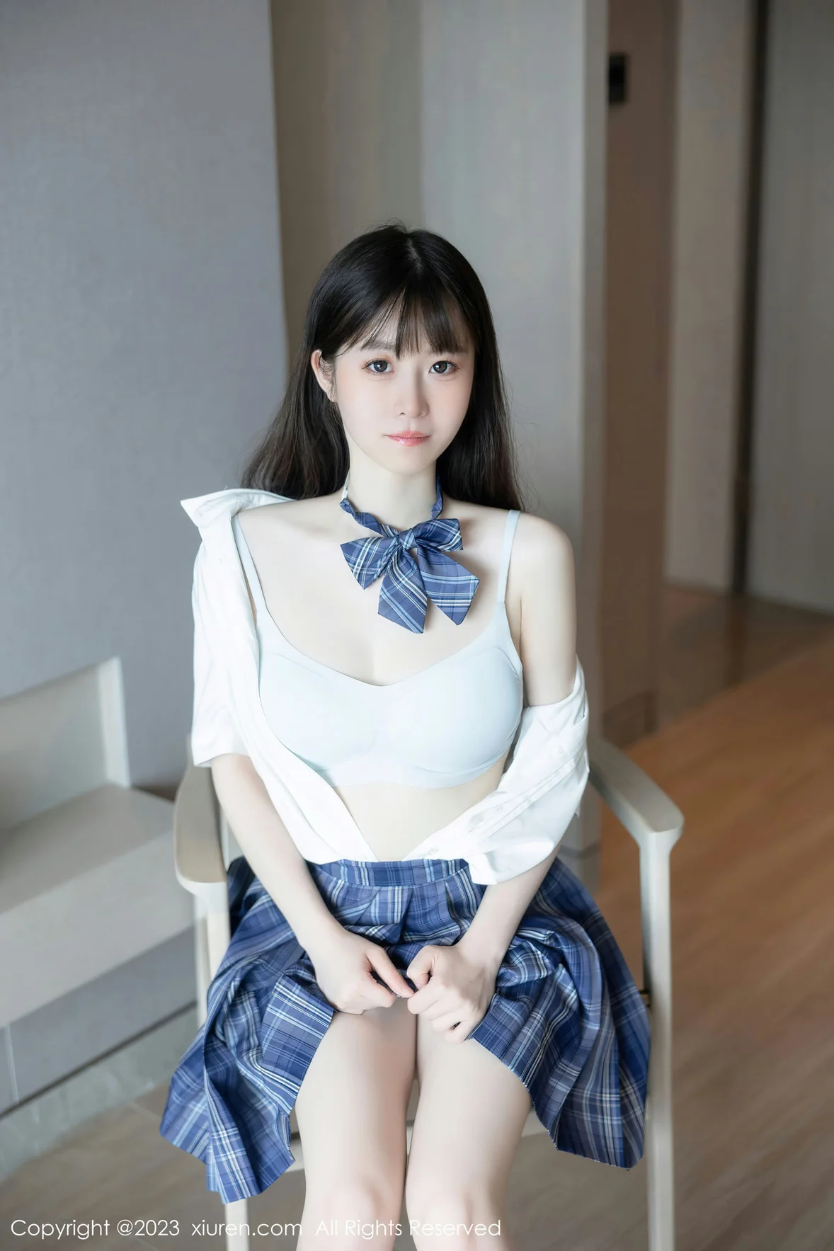  XiuRen 秀人 No.6993 林悠悠 jk短裙首套写真 [104P]第17张