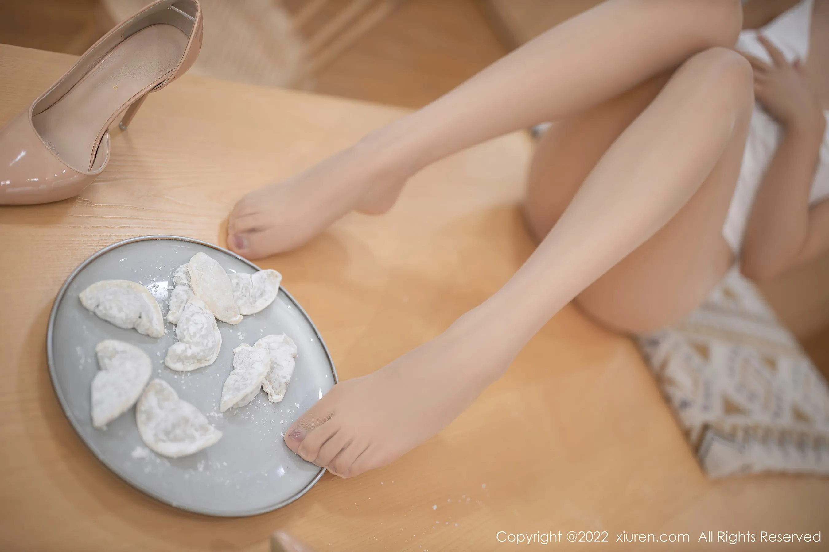  秀人网 No.4861 利世 厨娘美腿写真第22张