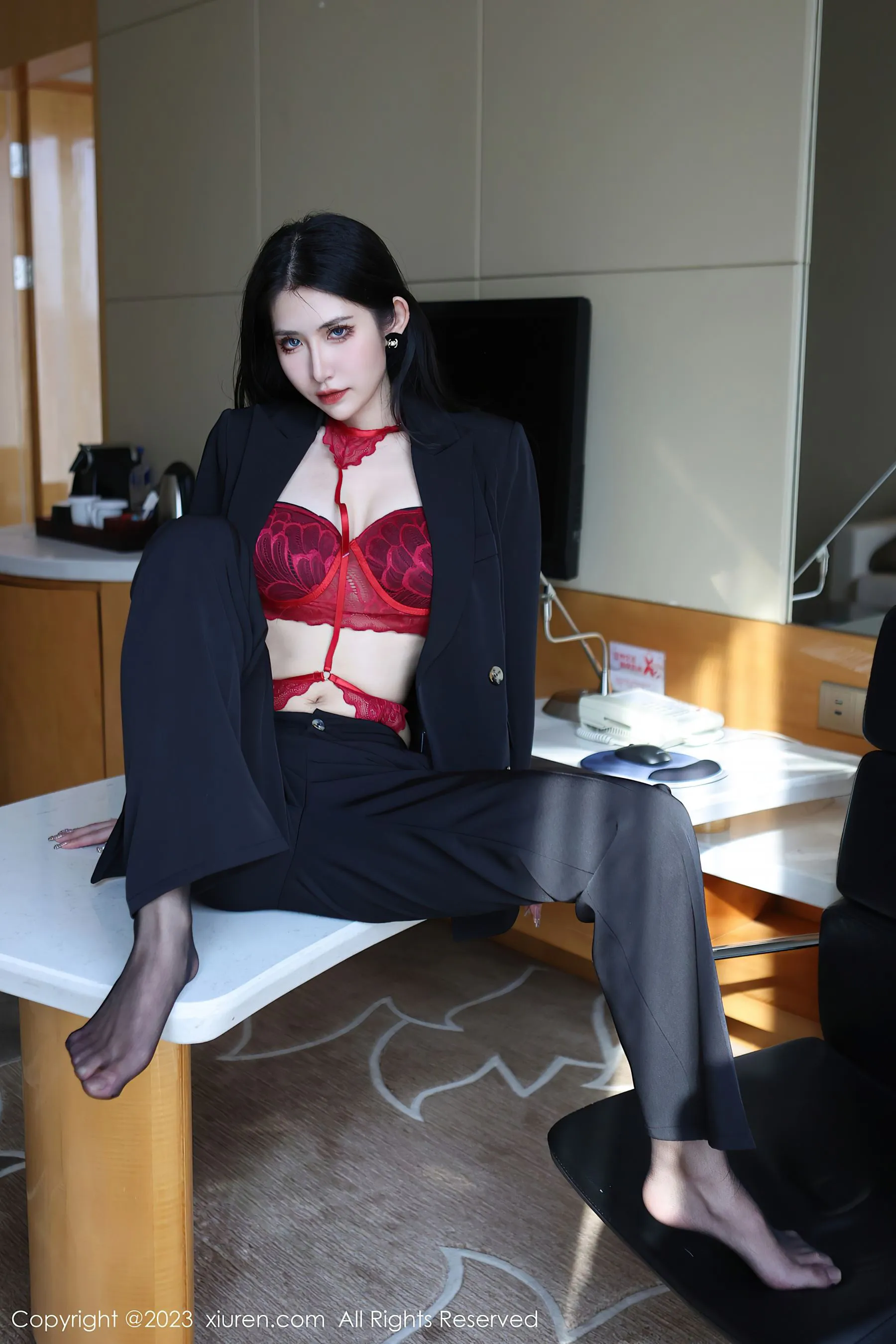  秀人网 No.6402 依娜Yina 美腿新人第37张