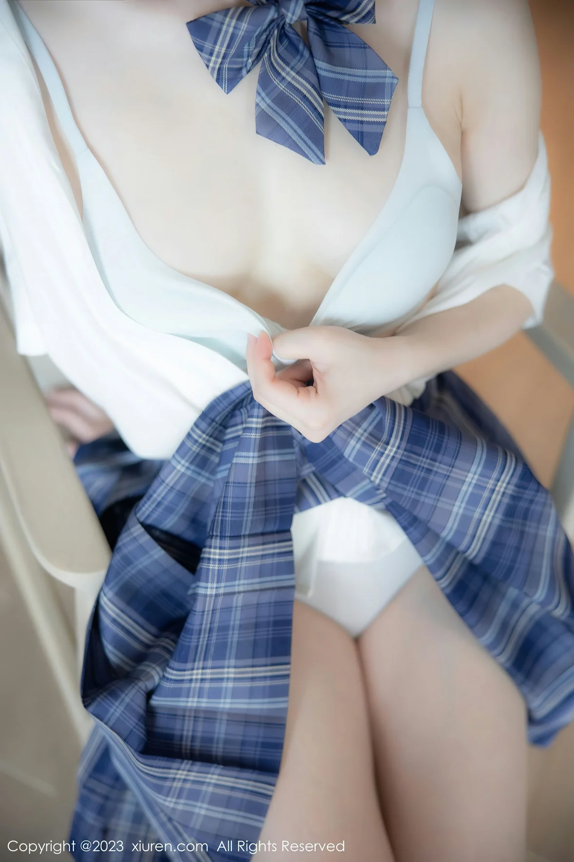  XiuRen 秀人 No.6993 林悠悠 jk短裙首套写真 [104P]第18张