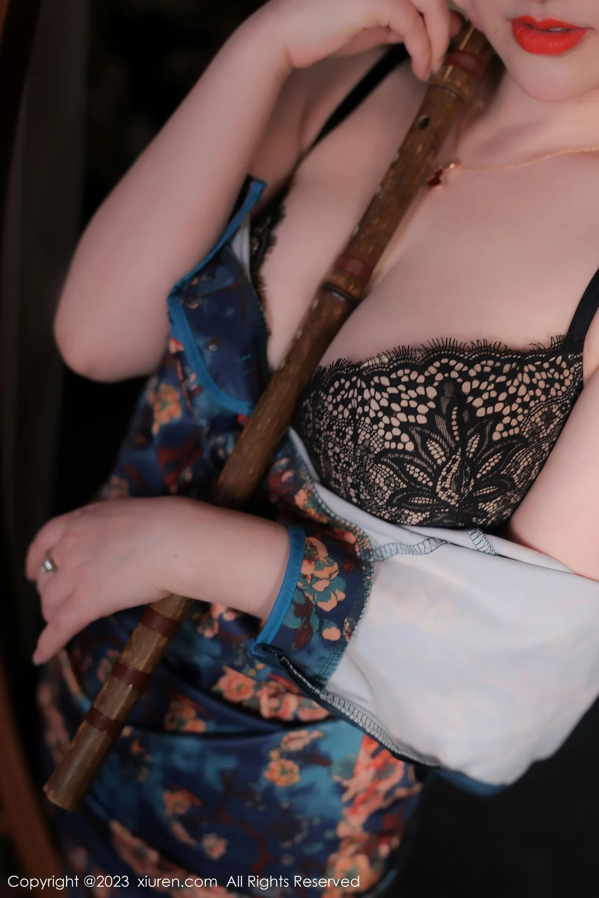  XiuRen 秀人 No.7051 诗诗kiki 蓝色图纹旗袍性感写真 [83P]第12张