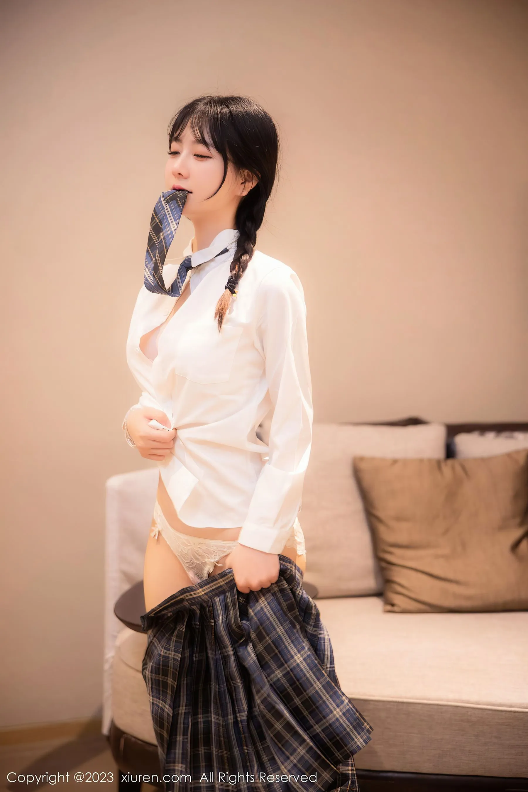  秀人网 No.6662 幼幼 制服美腿第3张