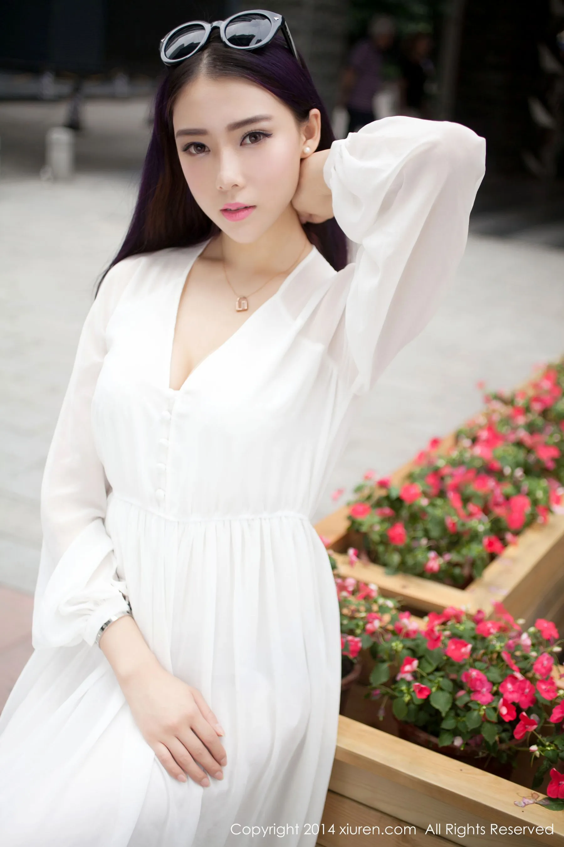  夢娜Vanessa《款款而来的特级女神》 秀人网 No.131第5张