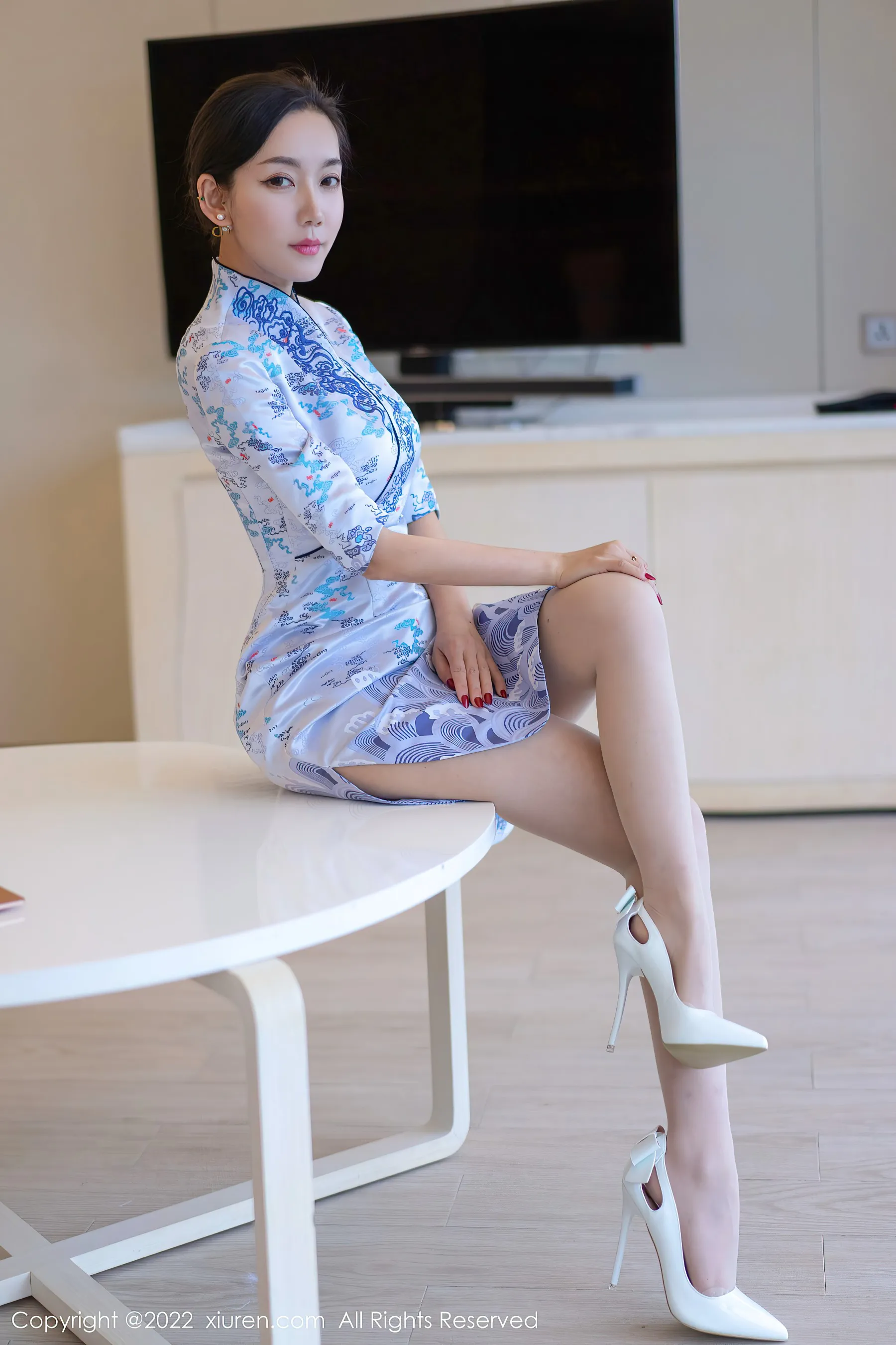 秀人网 No.4613 艾静香 御姐旗袍三亚旅拍第10张