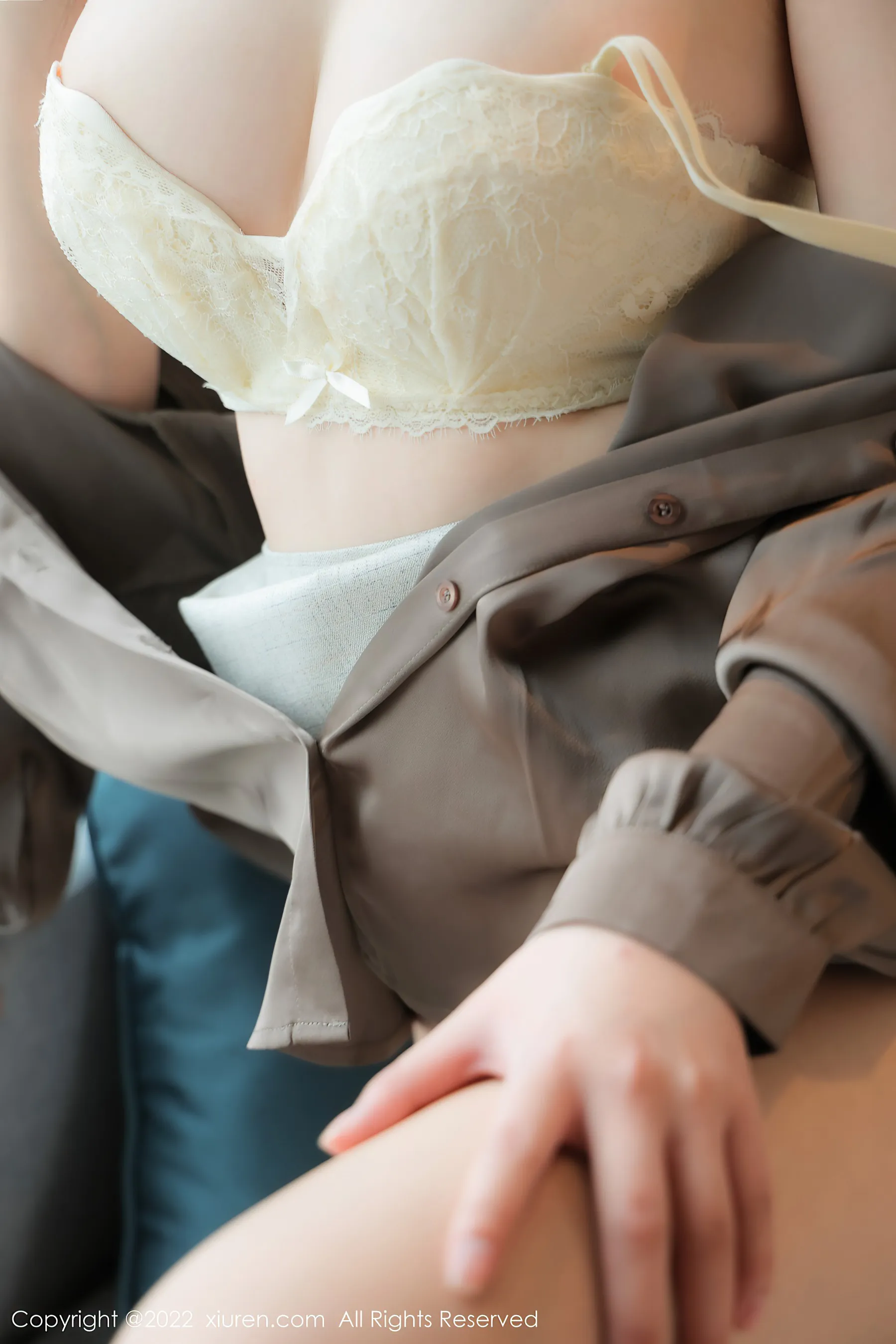 秀人网 No.4689 Arude薇薇 丝袜美腿短裙写真第15张