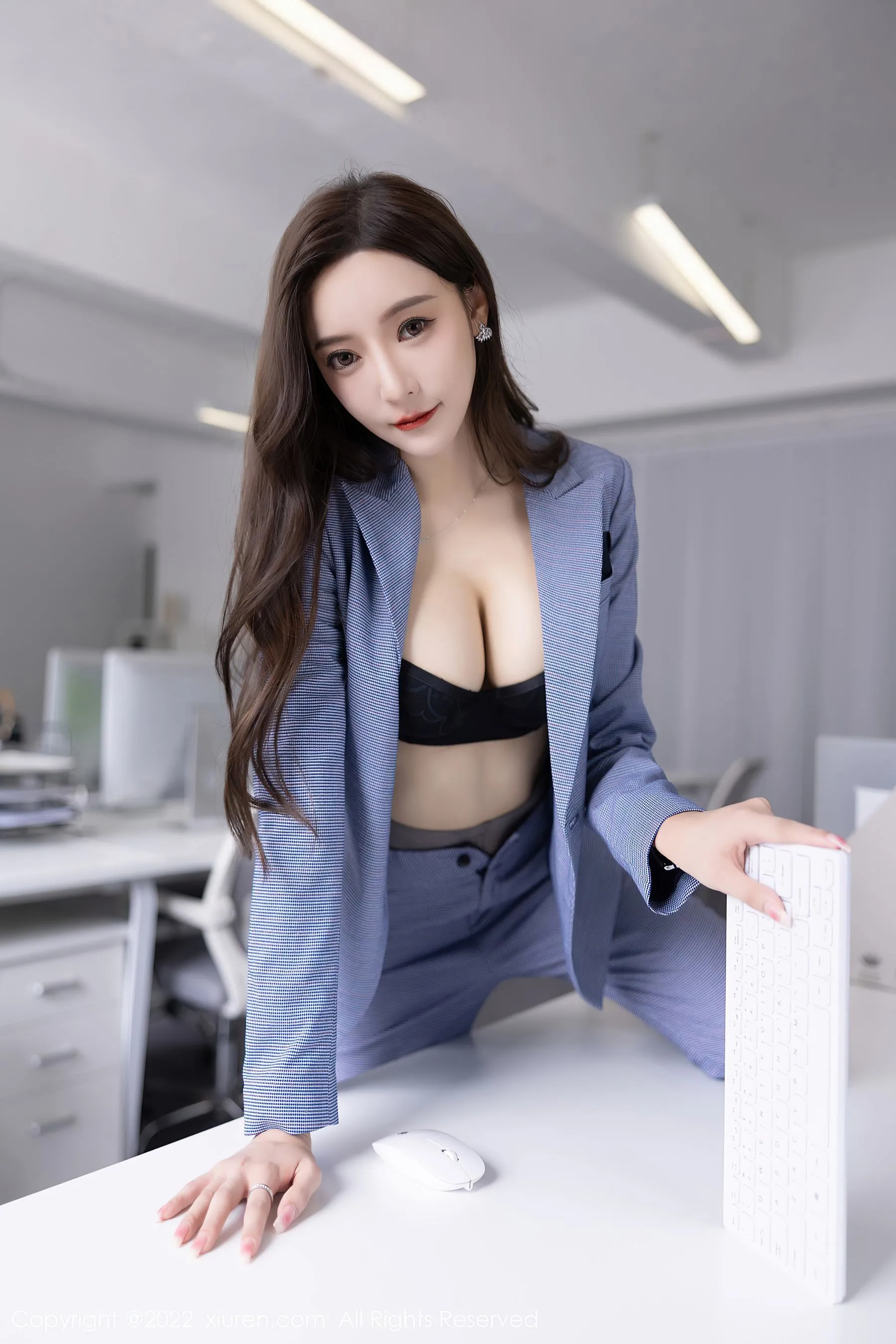 秀人网 No.5629 王馨瑶yanni Ol职业装第3张