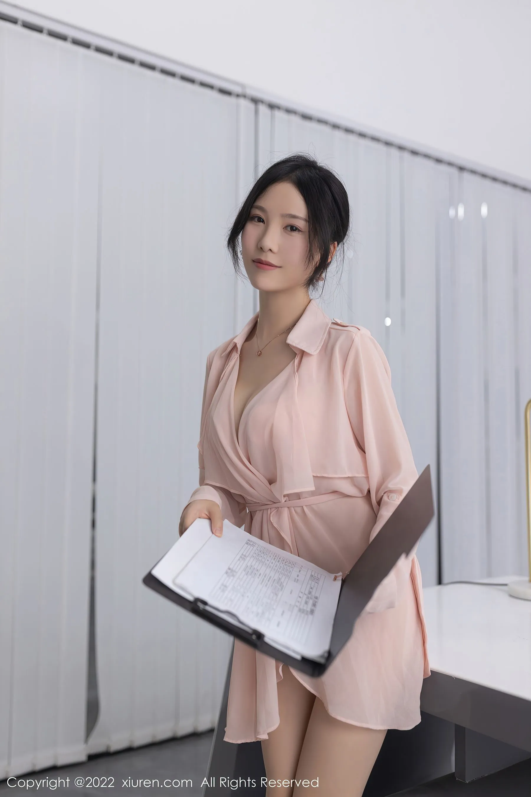  秀人网 No.5657 利世 职员装扮第22张