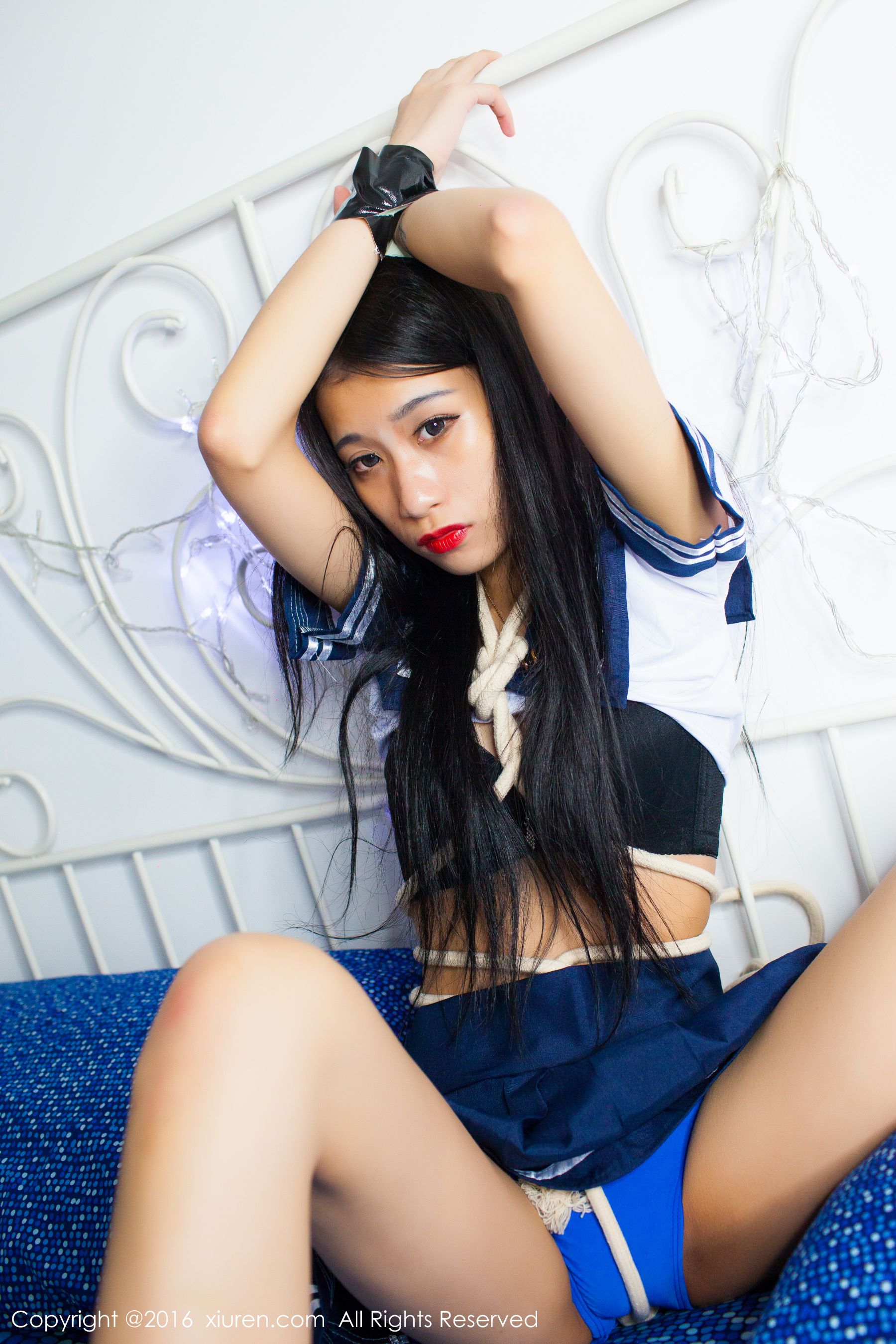  黄炜婷Tina《空姐制服、性感肚兜，清纯学生装与诱惑捆绑系列》 秀人网 No.637第16张