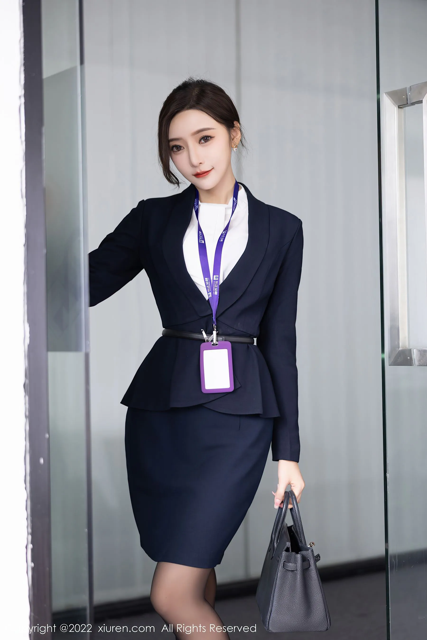  秀人网 No.5563 王馨瑶yanni 黑丝美腿第14张