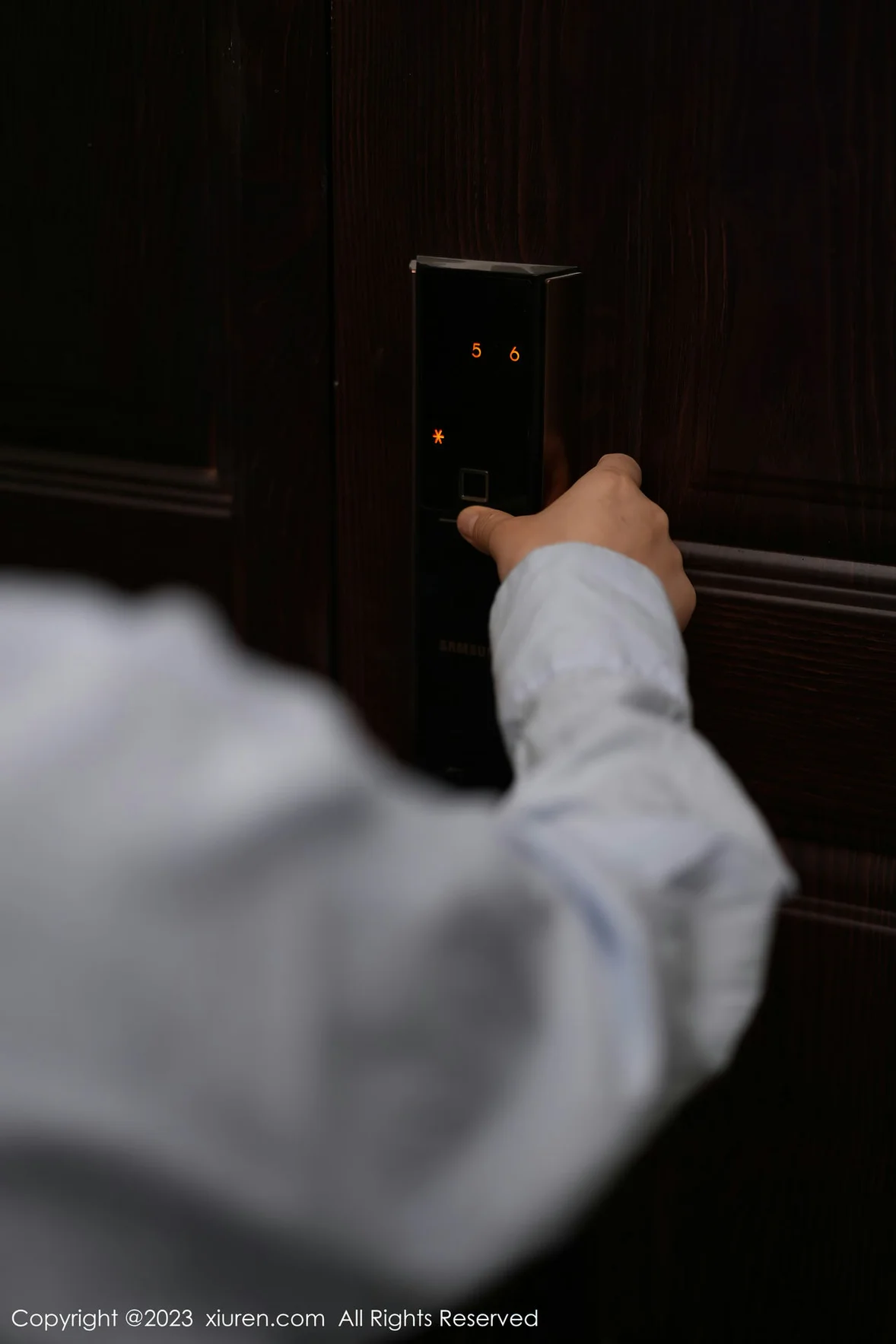  XiuRen 秀人 No.6922 laura阿姣 表弟来我家 [78P]第2张