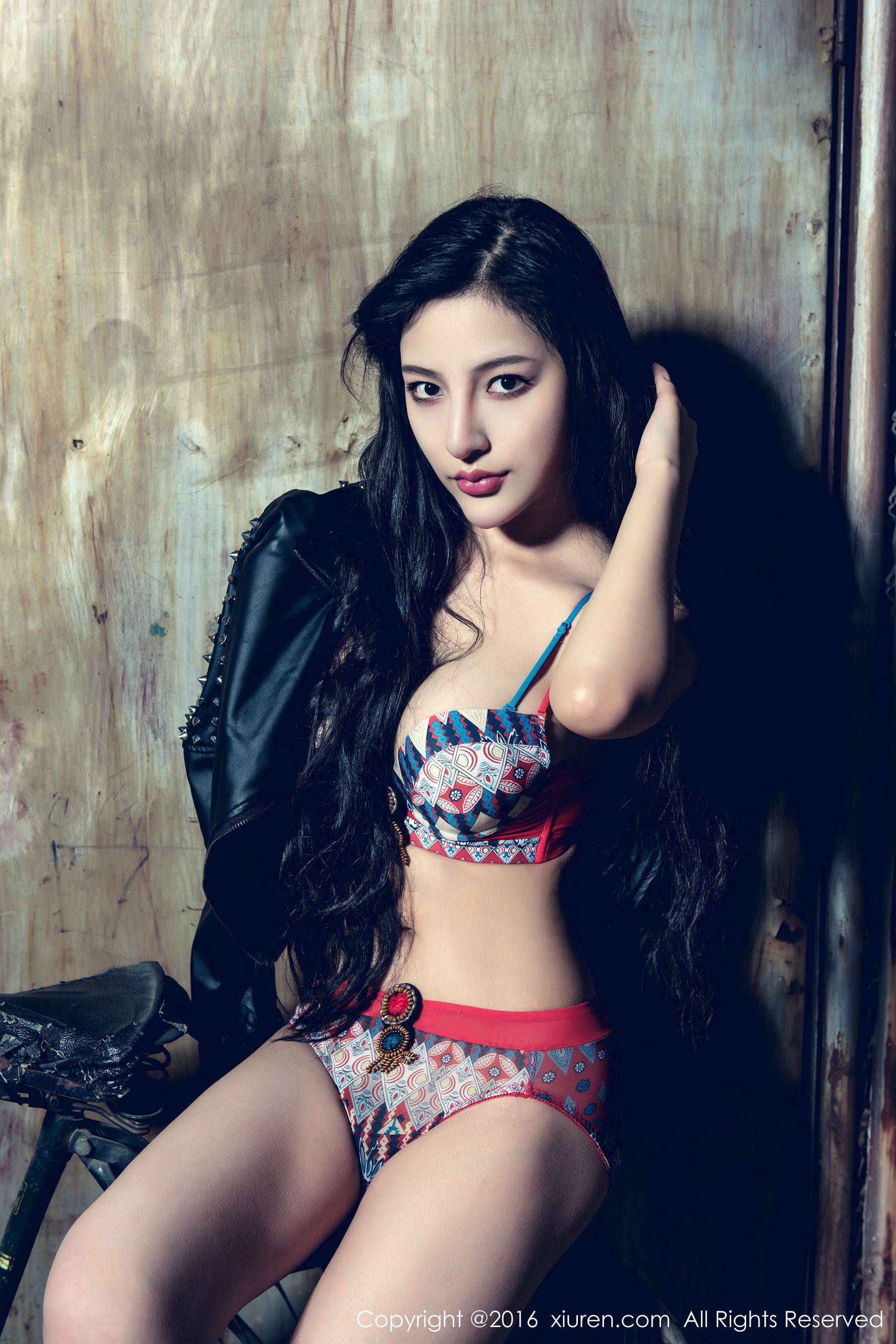 UU阿文《妖艳、丰乳肥臀,风姿绰约》 秀人网 No.626第1张