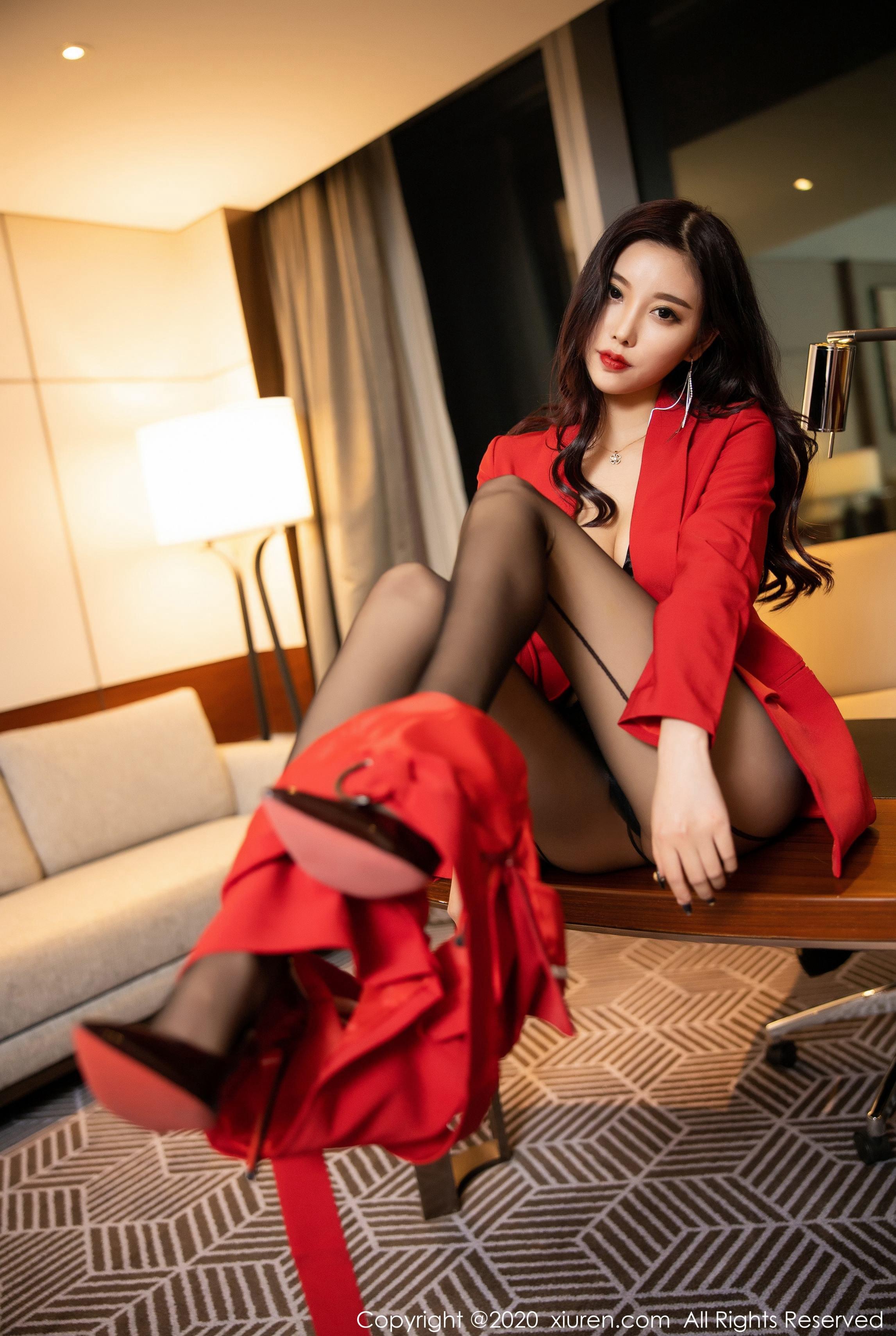 XIUREN秀人网 NO.2122 杨晨晨sugar第1张