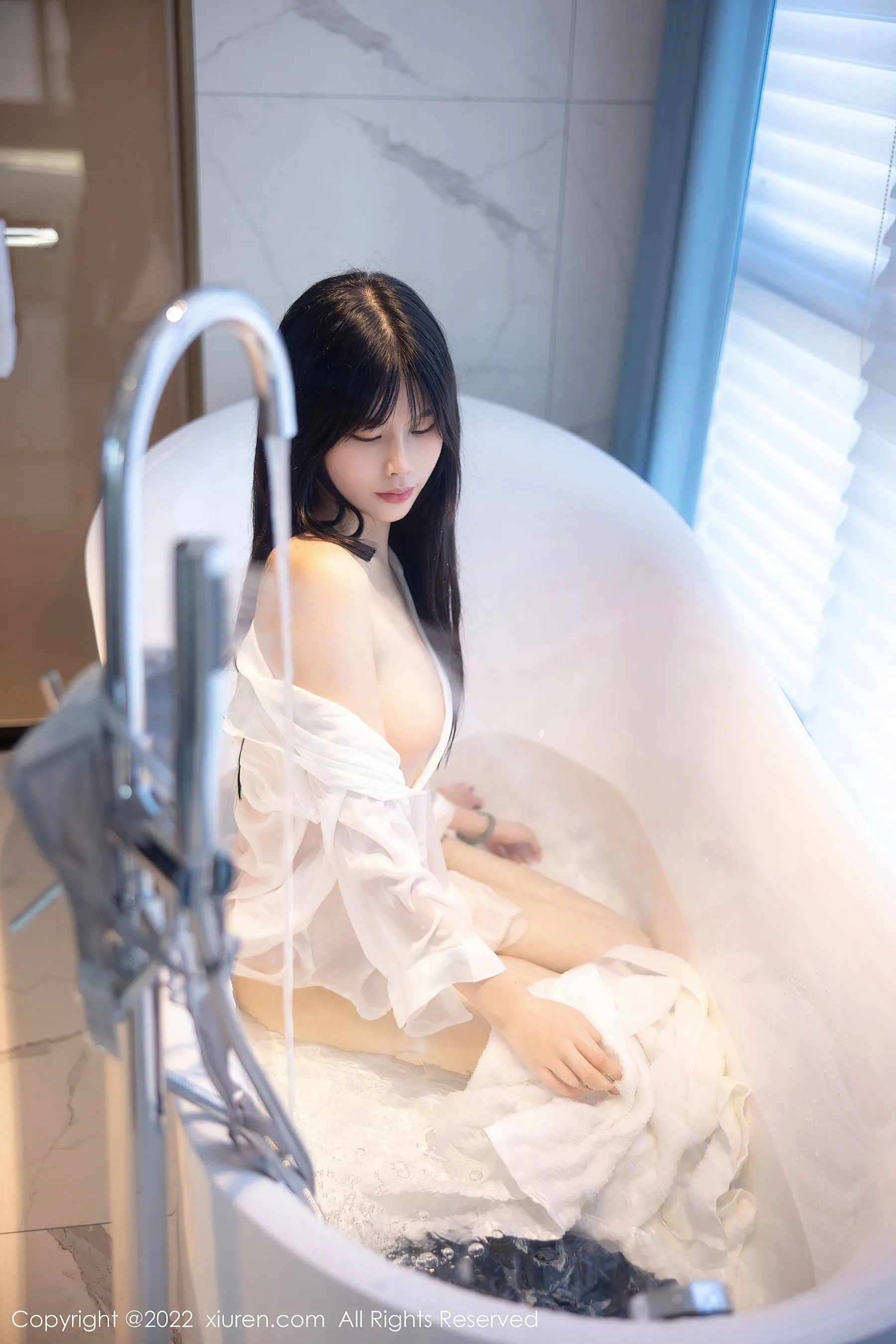  秀人网 No.5909 77qiqi 浴缸美腿第20张