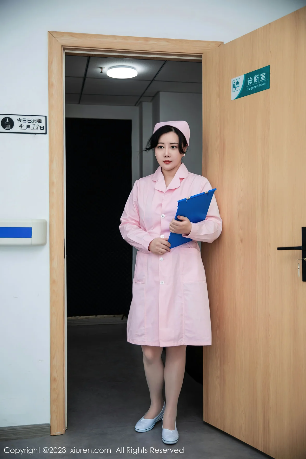  XiuRen 秀人 No.7199 王婉悠Queen 粉色情趣护士性感写真 [82P]第1张