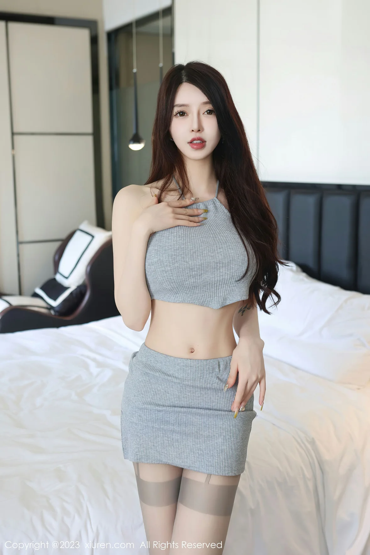  XiuRen 秀人 No.6863 玉兔miki 诱人灰丝性感写真 [81P]第3张