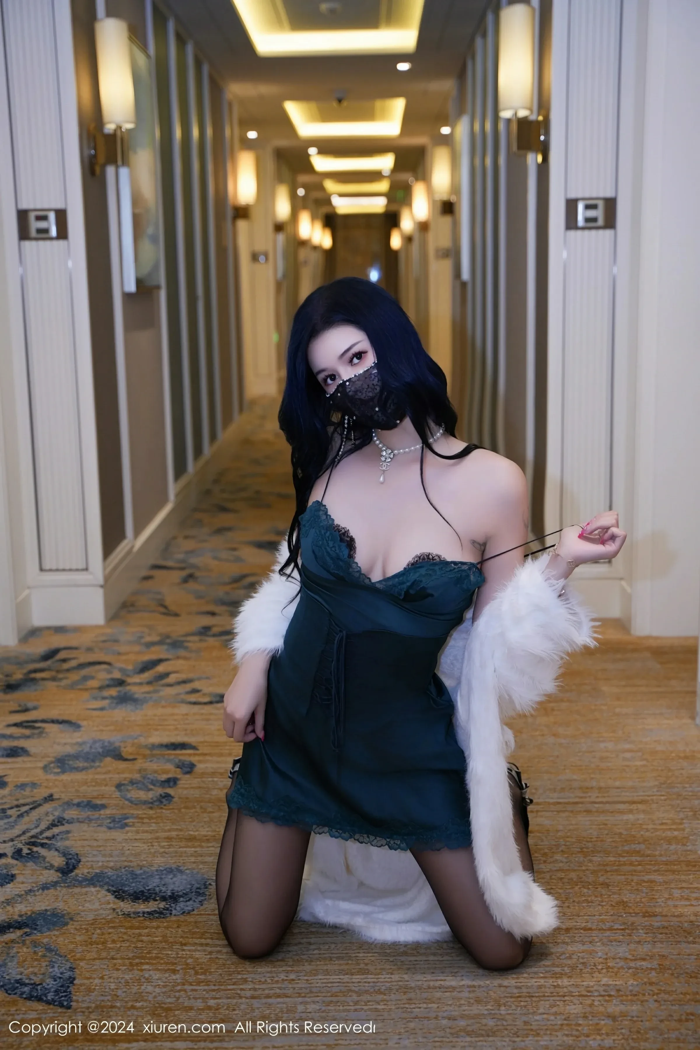  XiuRen 秀人 No.8372 芮芮 [68P]第15张