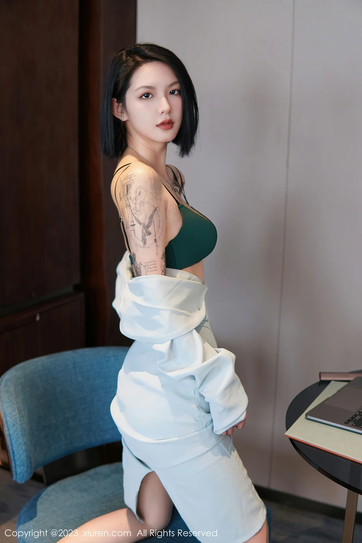  XiuRen 秀人 No.6885 乔一一 诱人原色丝袜性感写真 [75P]第10张