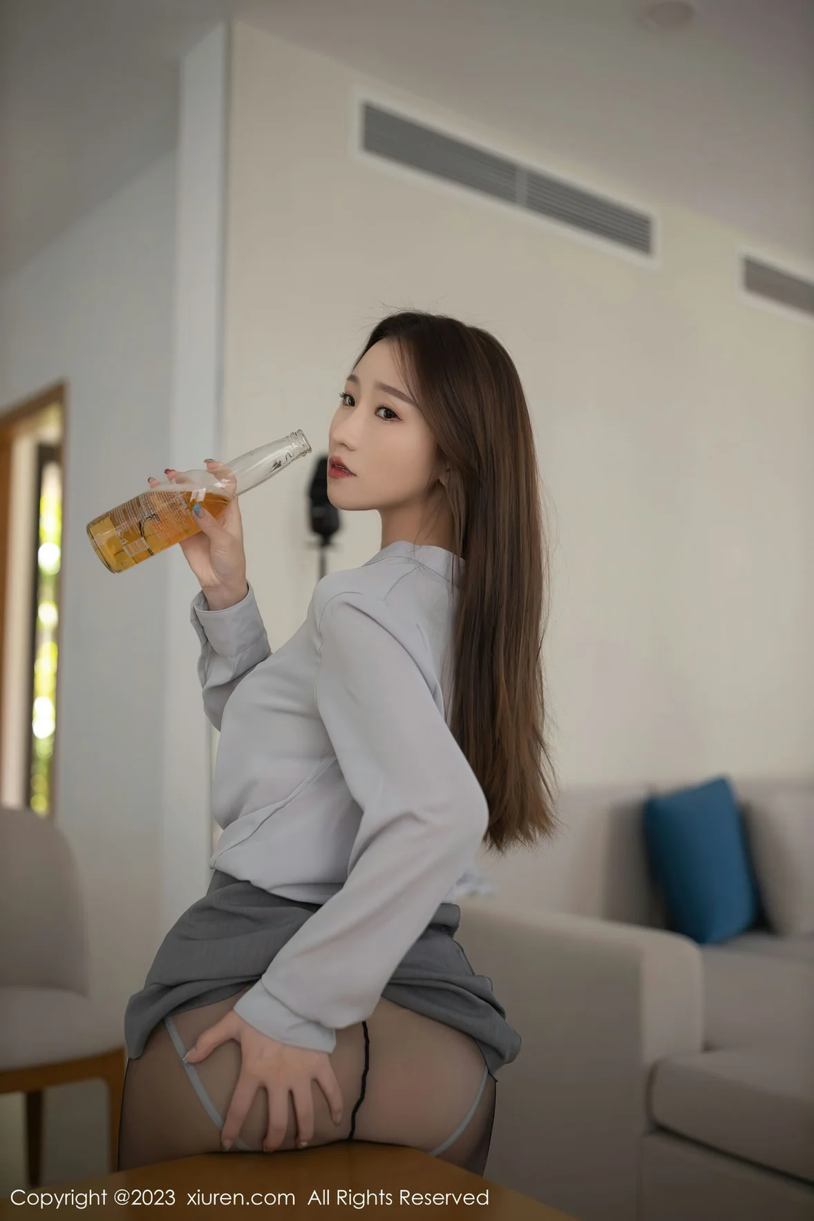  XiuRen 秀人 No.6989 杏子Yada “醉酒”主题拍摄性感写真1 [81P]第7张