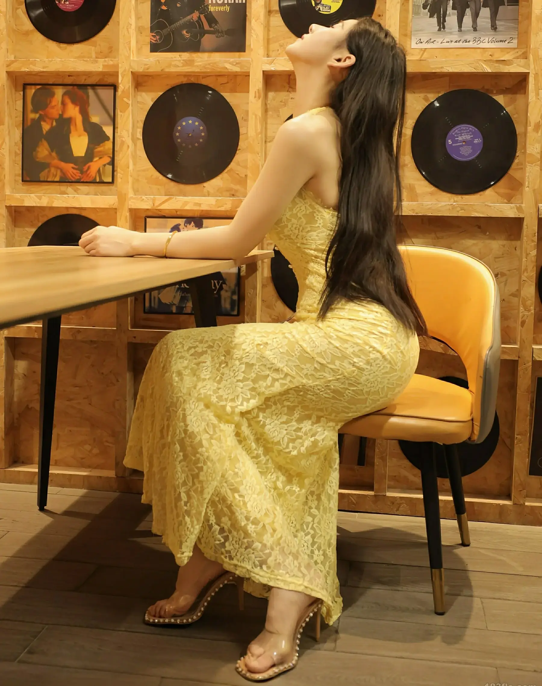  秀人网 No.10715 梨霜儿 [78P]第2张