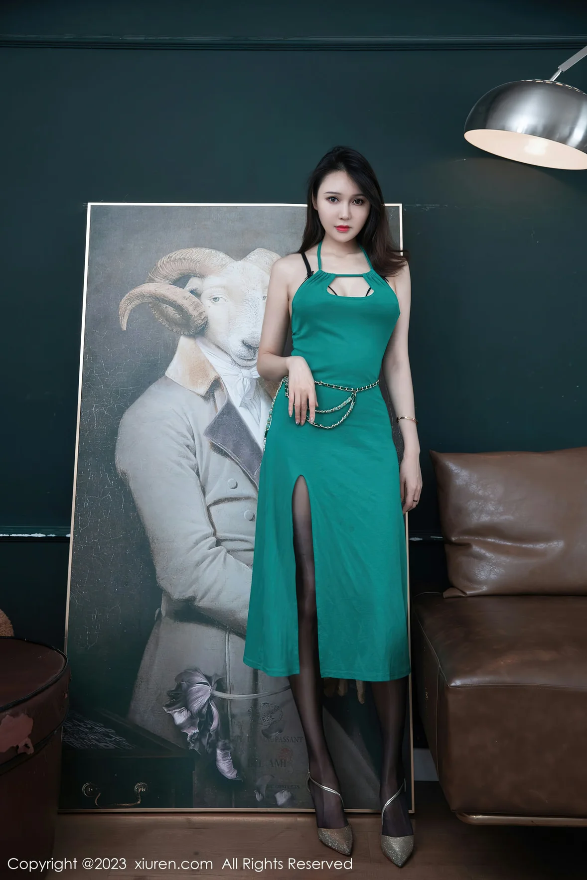  XiuRen 秀人 No.7259 吴紫熙Fanny 首套写真墨绿色长裙 [57P]第1张