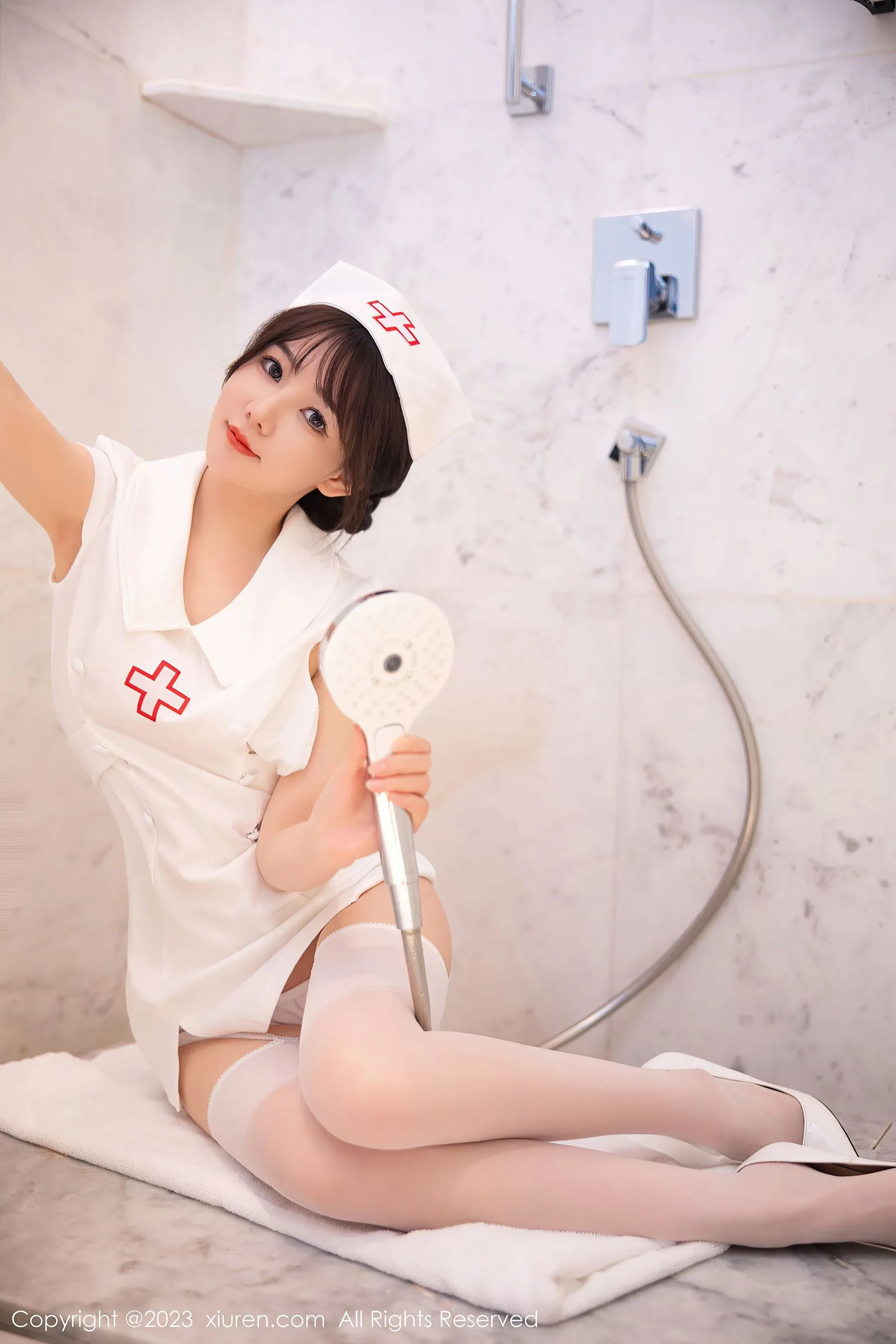  秀人网 No.6221 婠婠么 护士服丝袜第11张