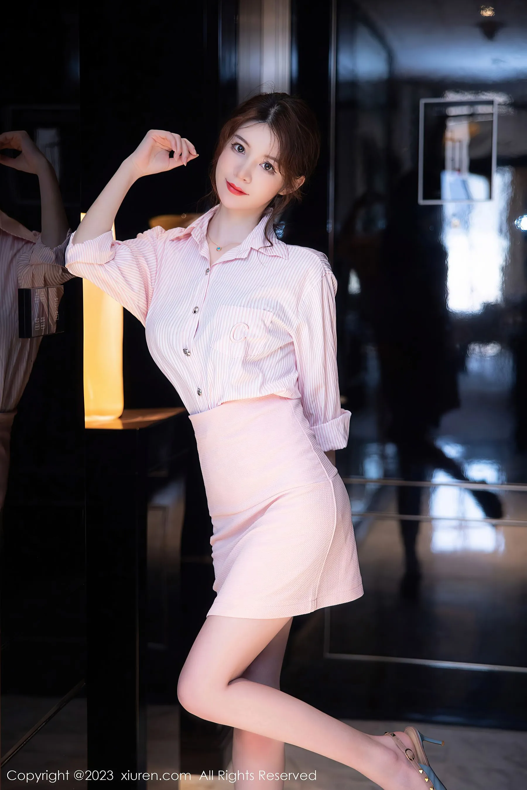 秀人网 No.6451 yoo优优 美腿高挑第18张