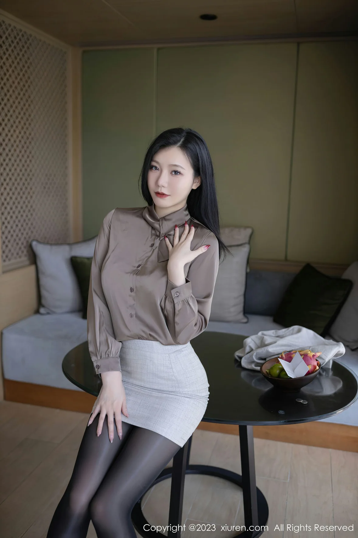  XiuRen 秀人 No.6951 安然anran 灰色职业Ol泰国旅拍 [80P]第6张