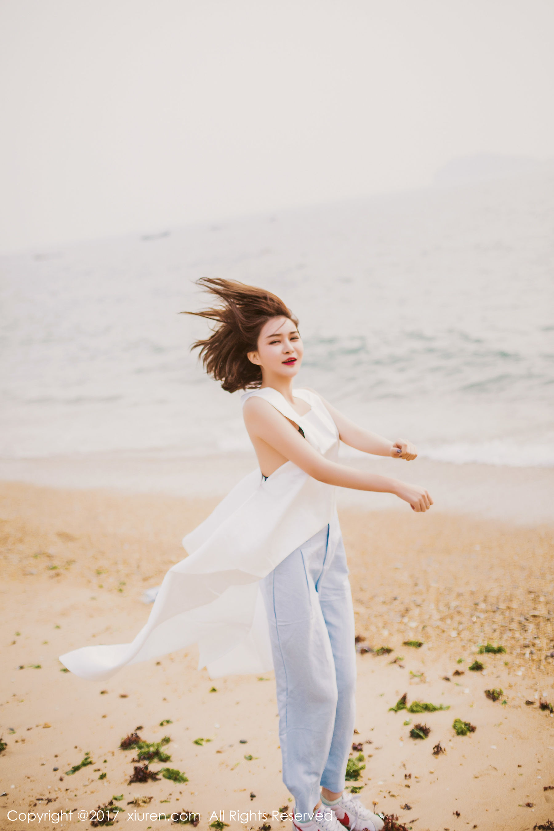 廿十(凯竹)《海边唯美风+性感室内》 秀人 NO.879第1张