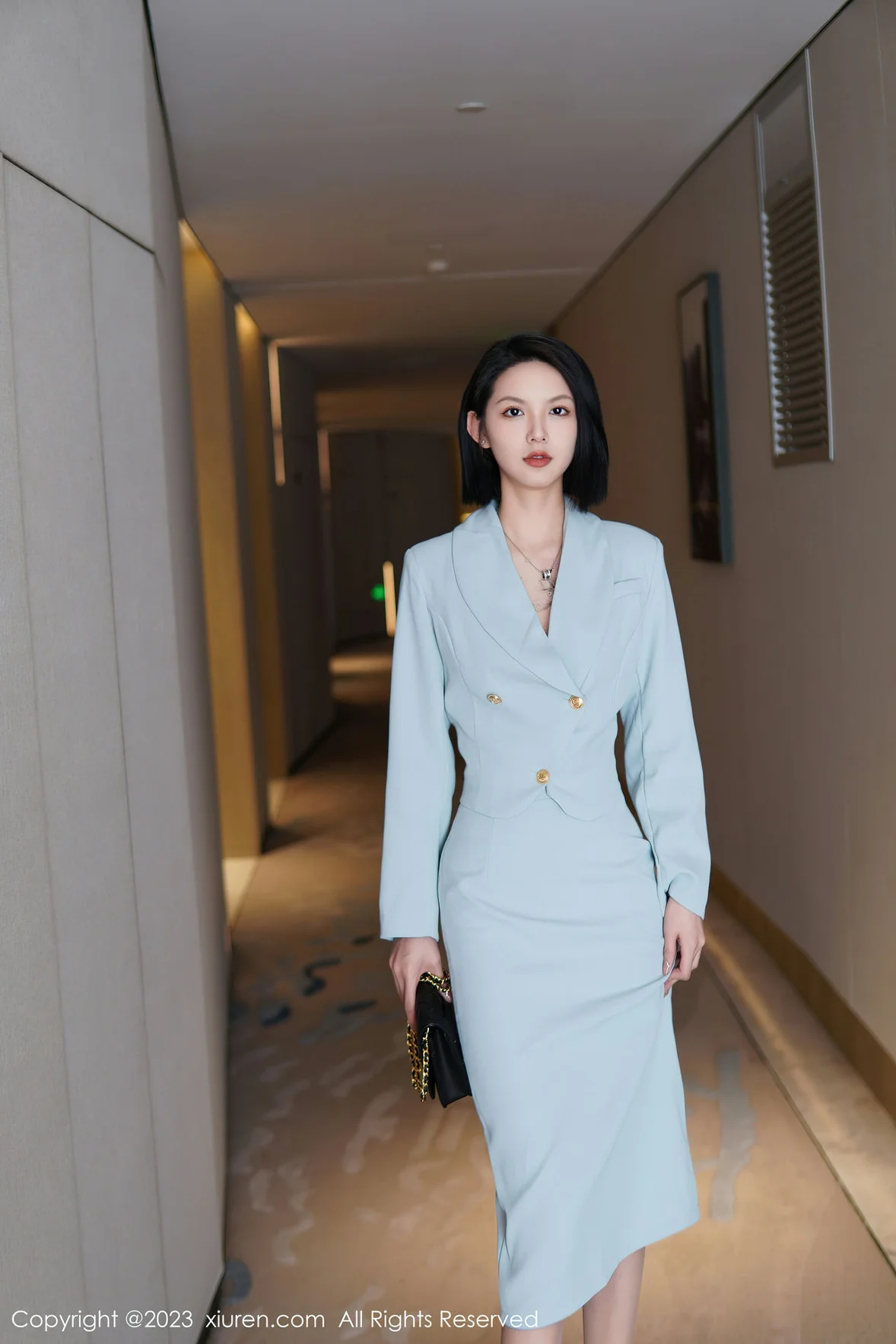  XiuRen 秀人 No.6885 乔一一 诱人原色丝袜性感写真 [75P]第1张