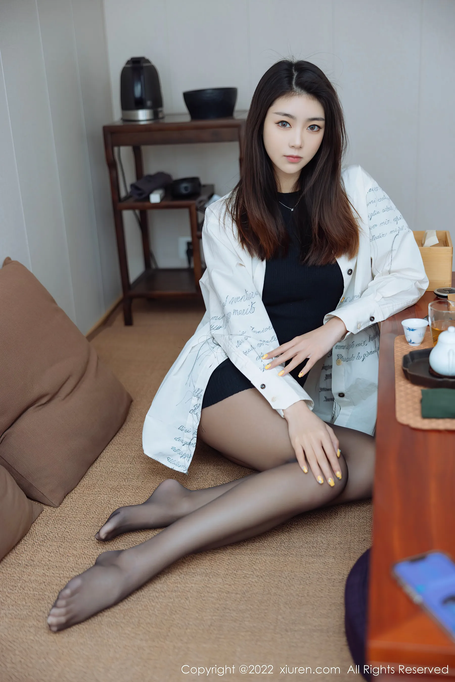  秀人网 No.4832 可樂Vicky 黑丝美腿