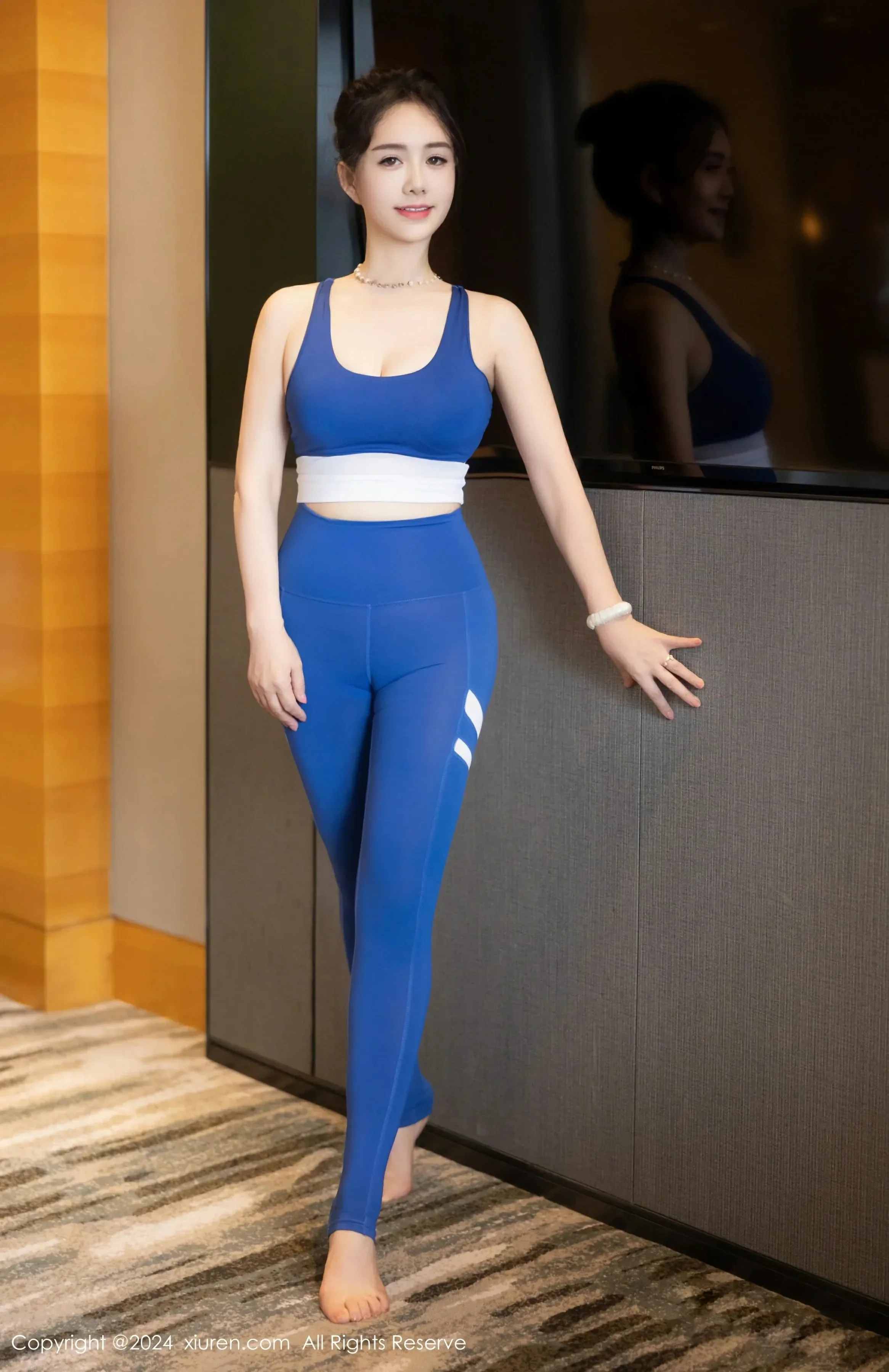  XiuRen 秀人 No.8977 吴怡怡 新人模特 [53P]第1张