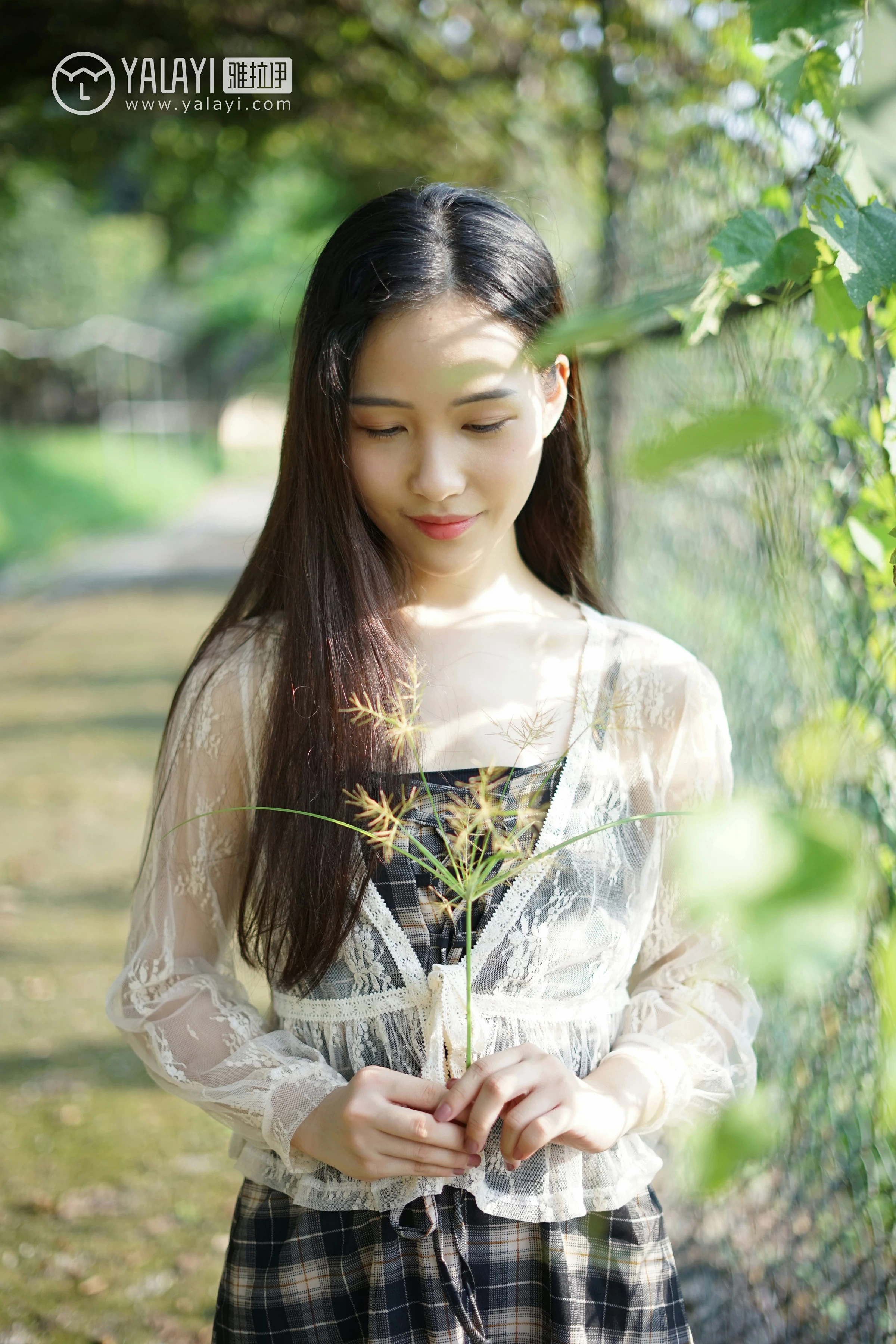 [YALAYI雅拉伊]NO.029 纯粹之心 卡柔 透视蕾丝上衣加吊带连衣裙性感私房写真集第6张