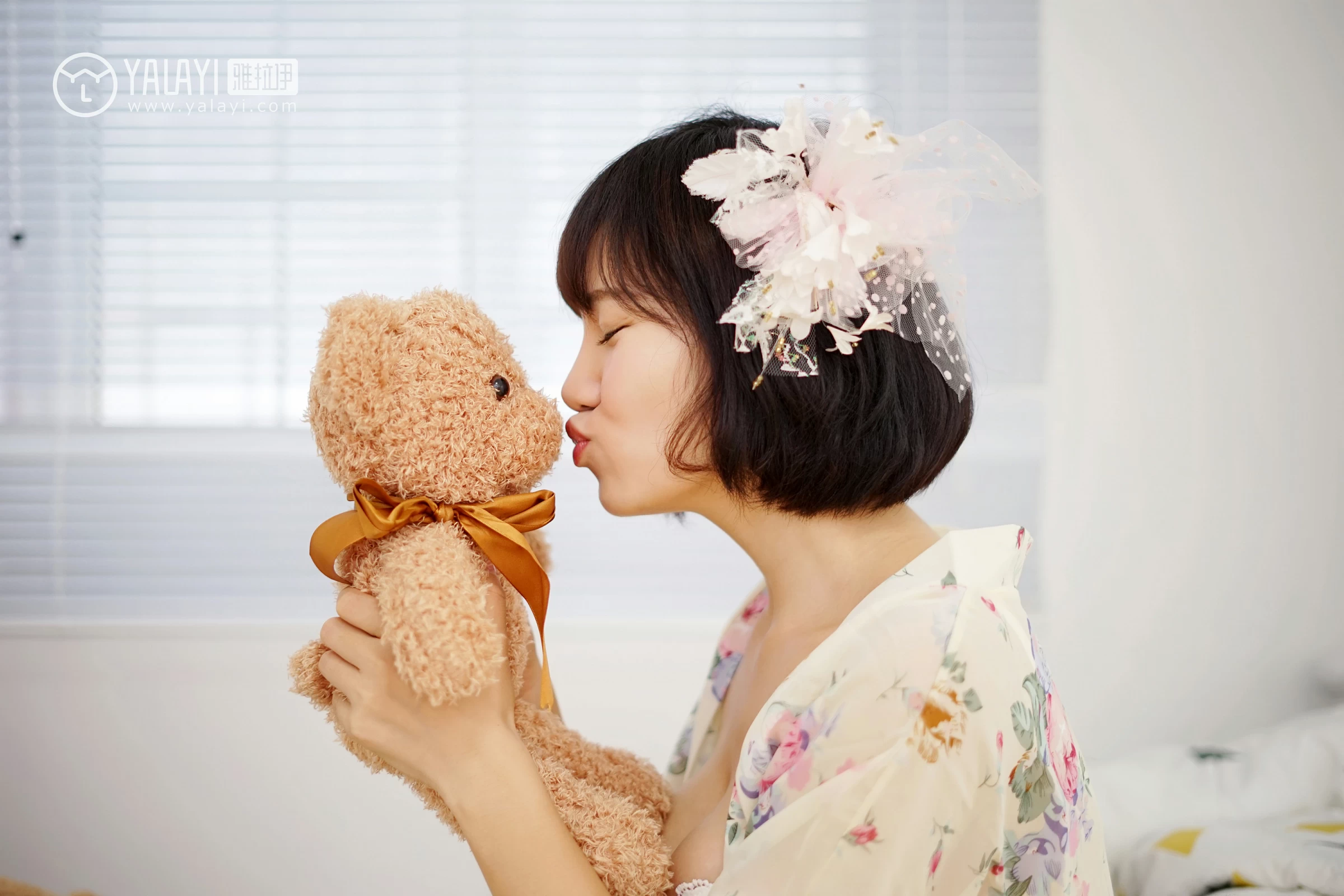 [YALAYI雅拉伊]NO.032 和服女优 多香子 红色和服与米色睡衣加白色蕾丝内衣性感私房写真集第12张