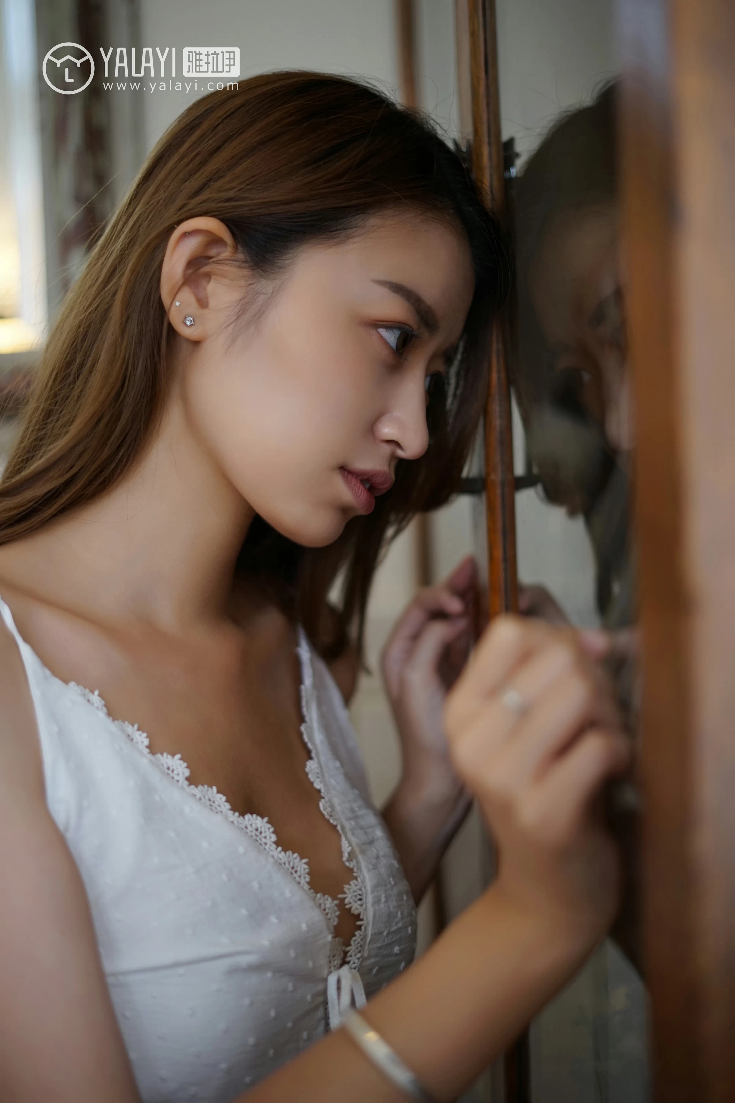 [YALAYI雅拉伊]NO.037 午后阳光 饰媛 白色吊带蕾丝连衣裙性感私房写真集第12张