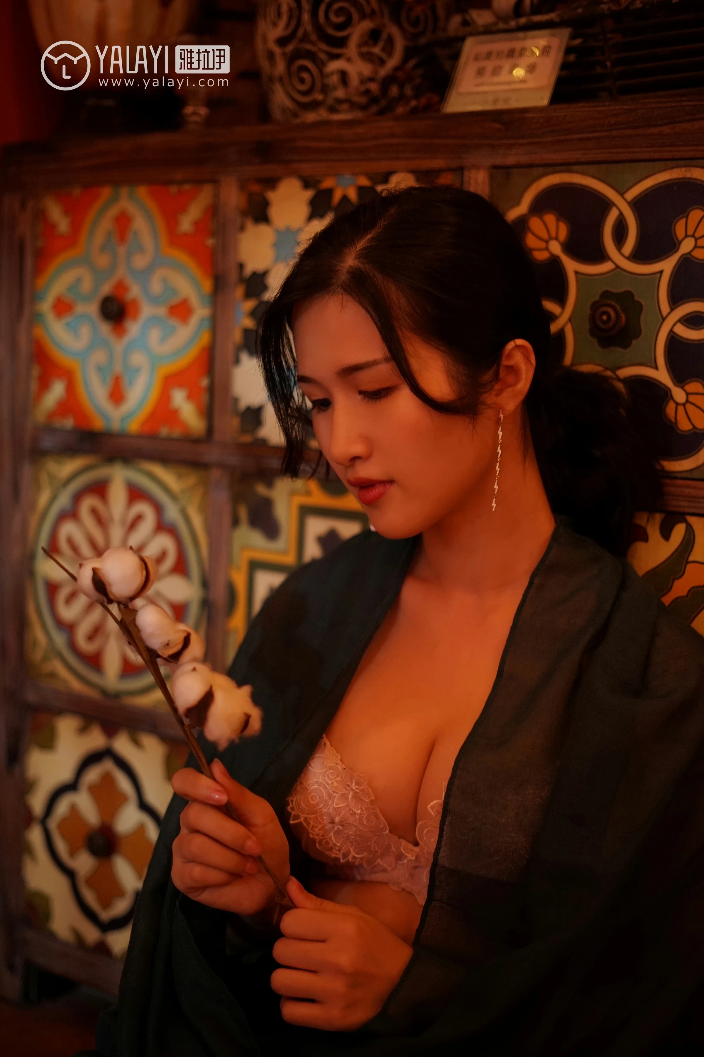 [YALAYI雅拉伊]NO.040 浮光掠影 半梦半醒 塔塔 吊带连衣裙加粉色蕾丝内衣性感私房写真集第10张