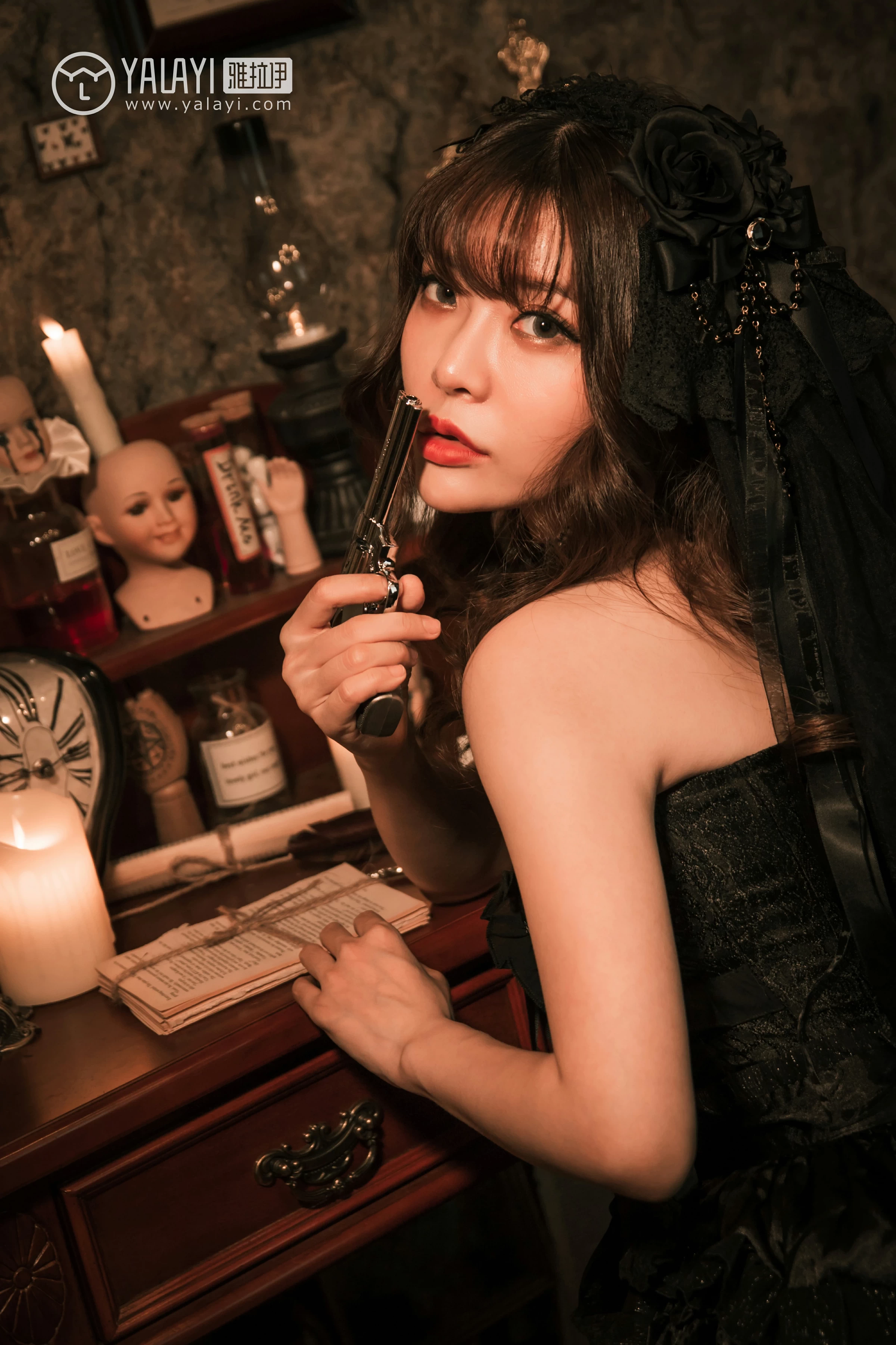 [YALAYI雅拉伊]NO.046 洛丽塔 阳阳 黑色抹胸塑身连衣裙性感私房写真集第11张