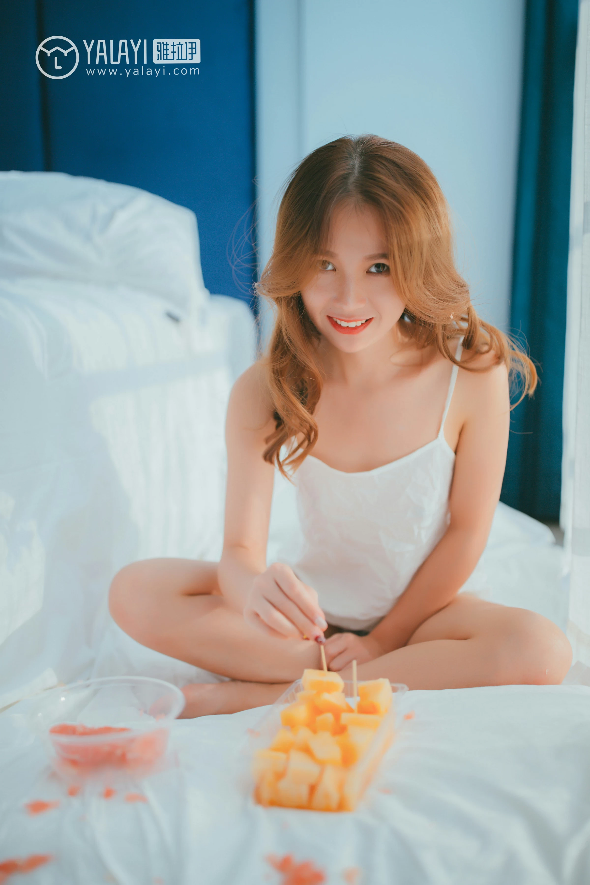 [YALAYI雅拉伊]NO.043 迷幻 李颖惠惠 粉色蕾丝内衣加白色情趣渔网袜性感私房写真集第12张