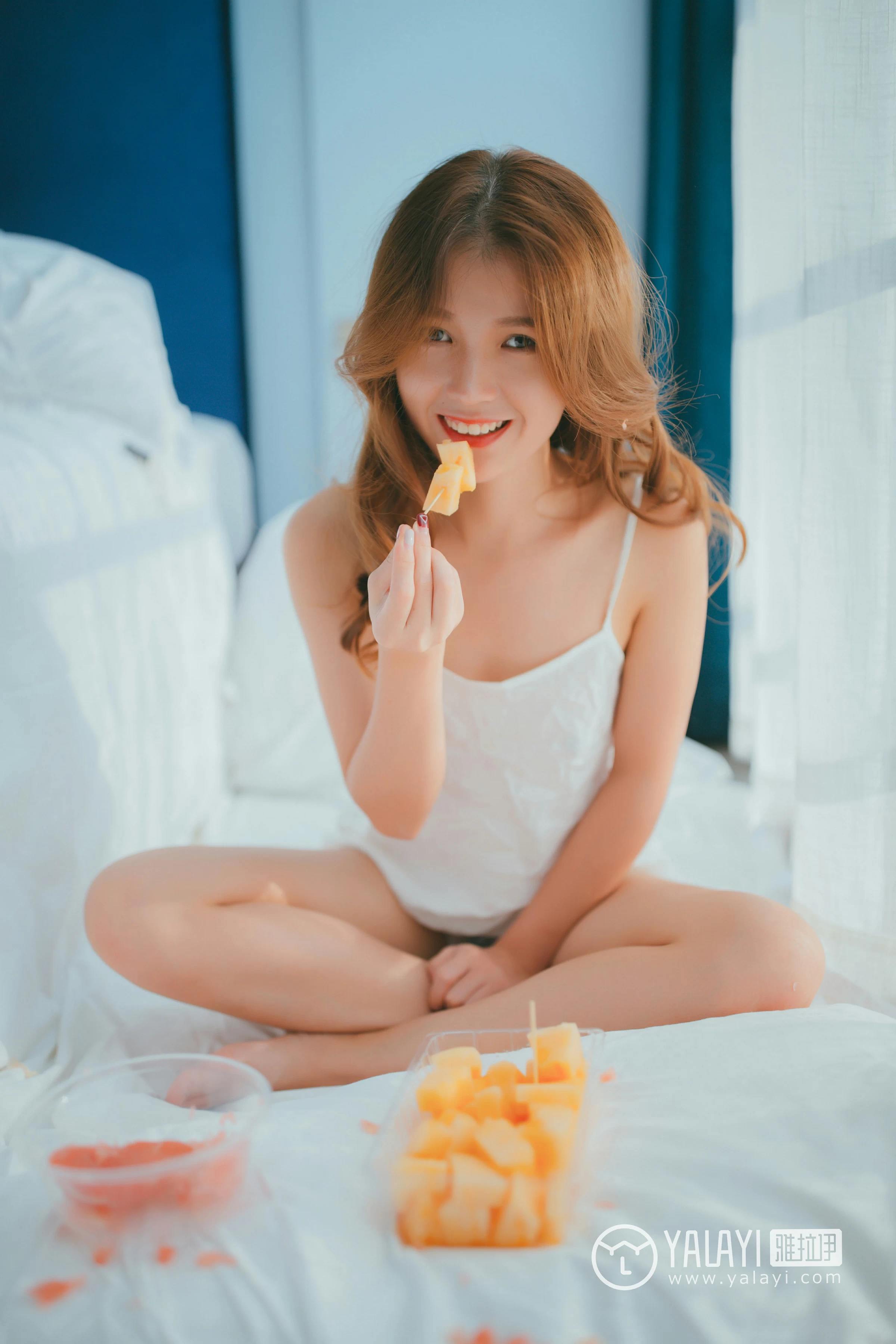 [YALAYI雅拉伊]NO.043 迷幻 李颖惠惠 粉色蕾丝内衣加白色情趣渔网袜性感私房写真集第12张