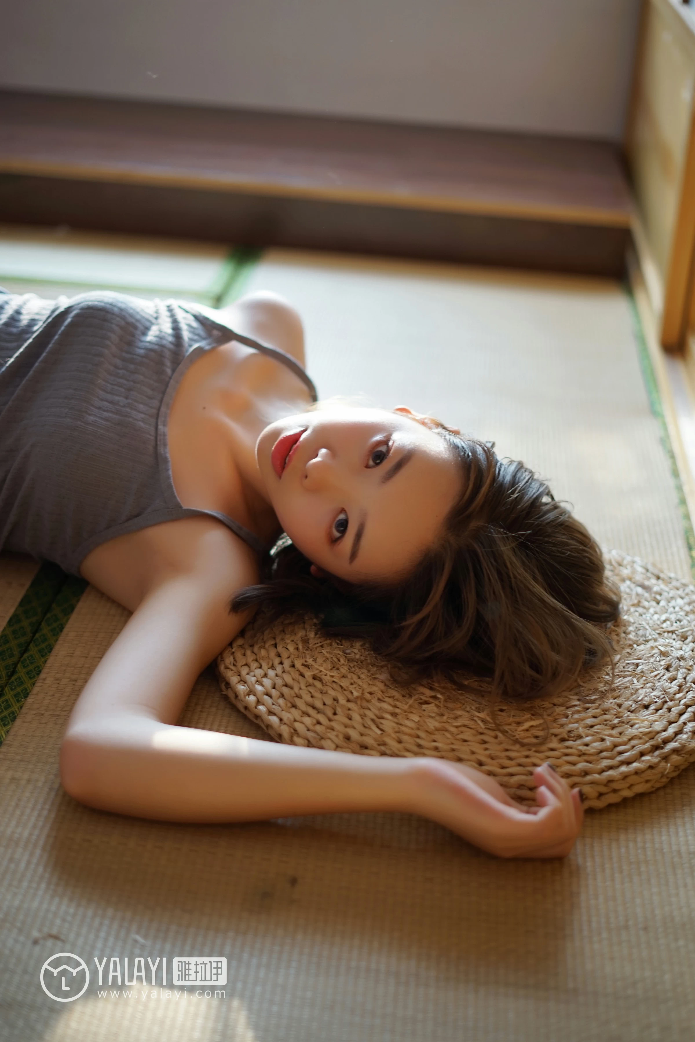 [YALAYI雅拉伊]NO.053 要有光 严冰冰 黑色透视睡衣加白色情趣镂空内衣性感私房写真集第14张