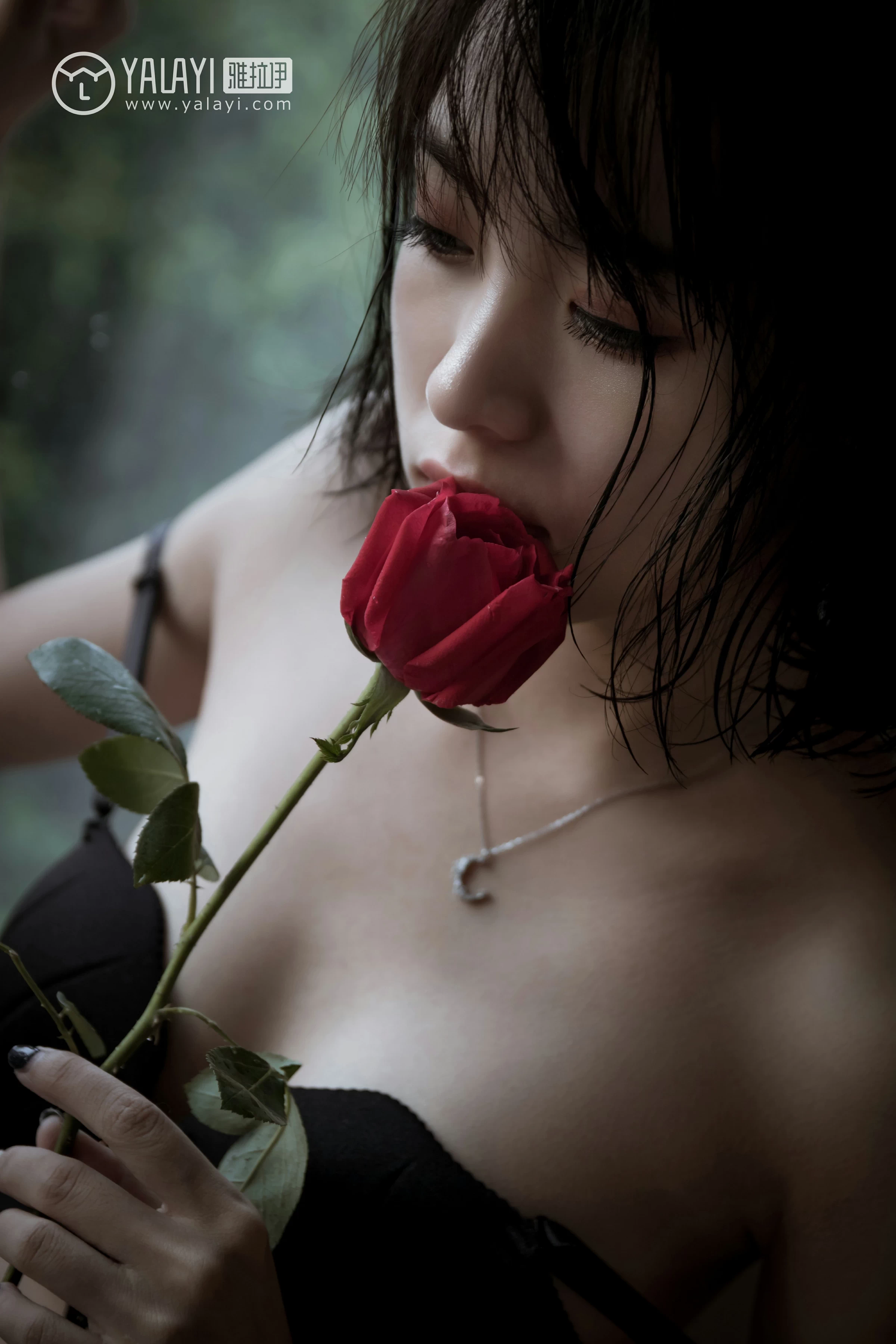 [YALAYI雅拉伊]NO.058 幻象气球 小杨 黑色性感内衣私房写真集第5张