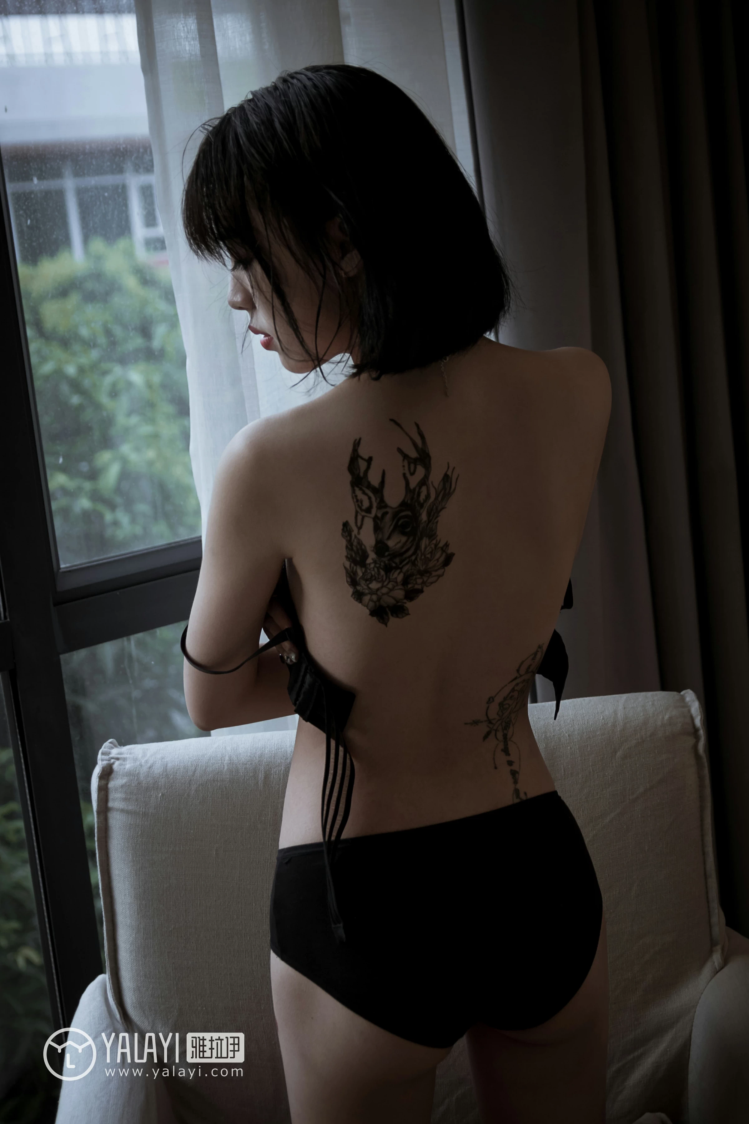 [YALAYI雅拉伊]NO.058 幻象气球 小杨 黑色性感内衣私房写真集第10张