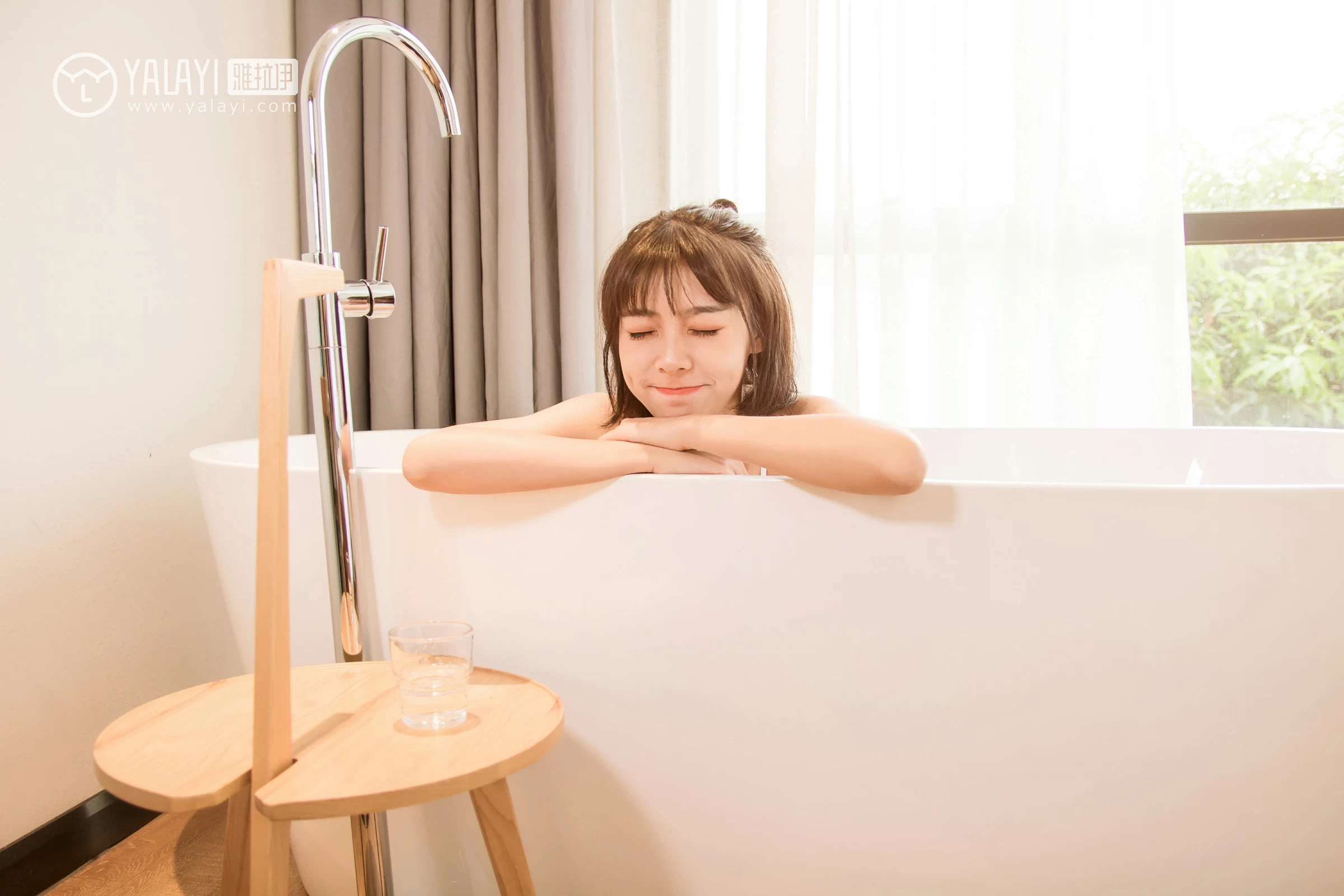 [YALAYI雅拉伊]NO.063 早晨 小杨 白色透视蕾丝连衣裙性感私房写真集第8张