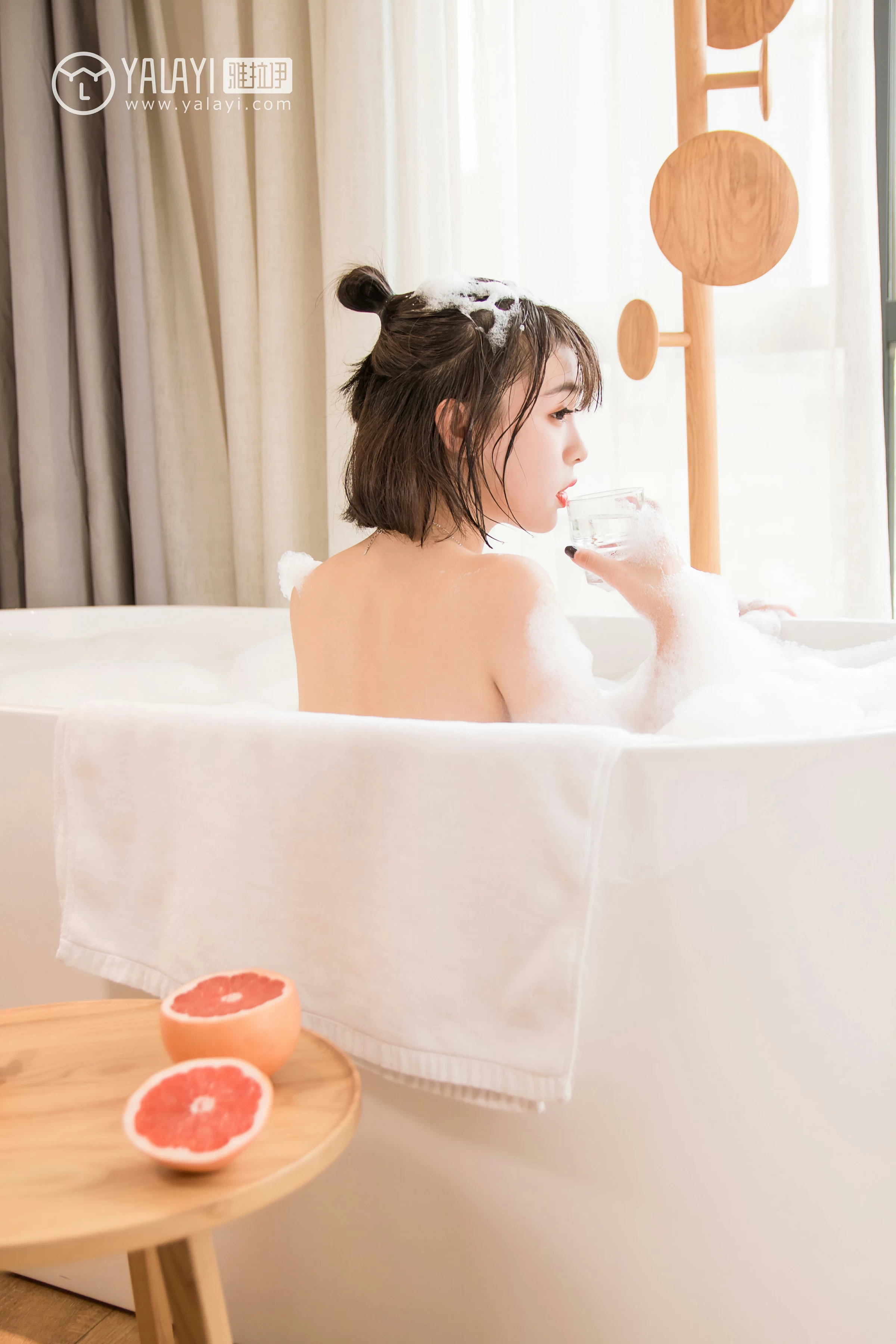 [YALAYI雅拉伊]NO.063 早晨 小杨 白色透视蕾丝连衣裙性感私房写真集第18张